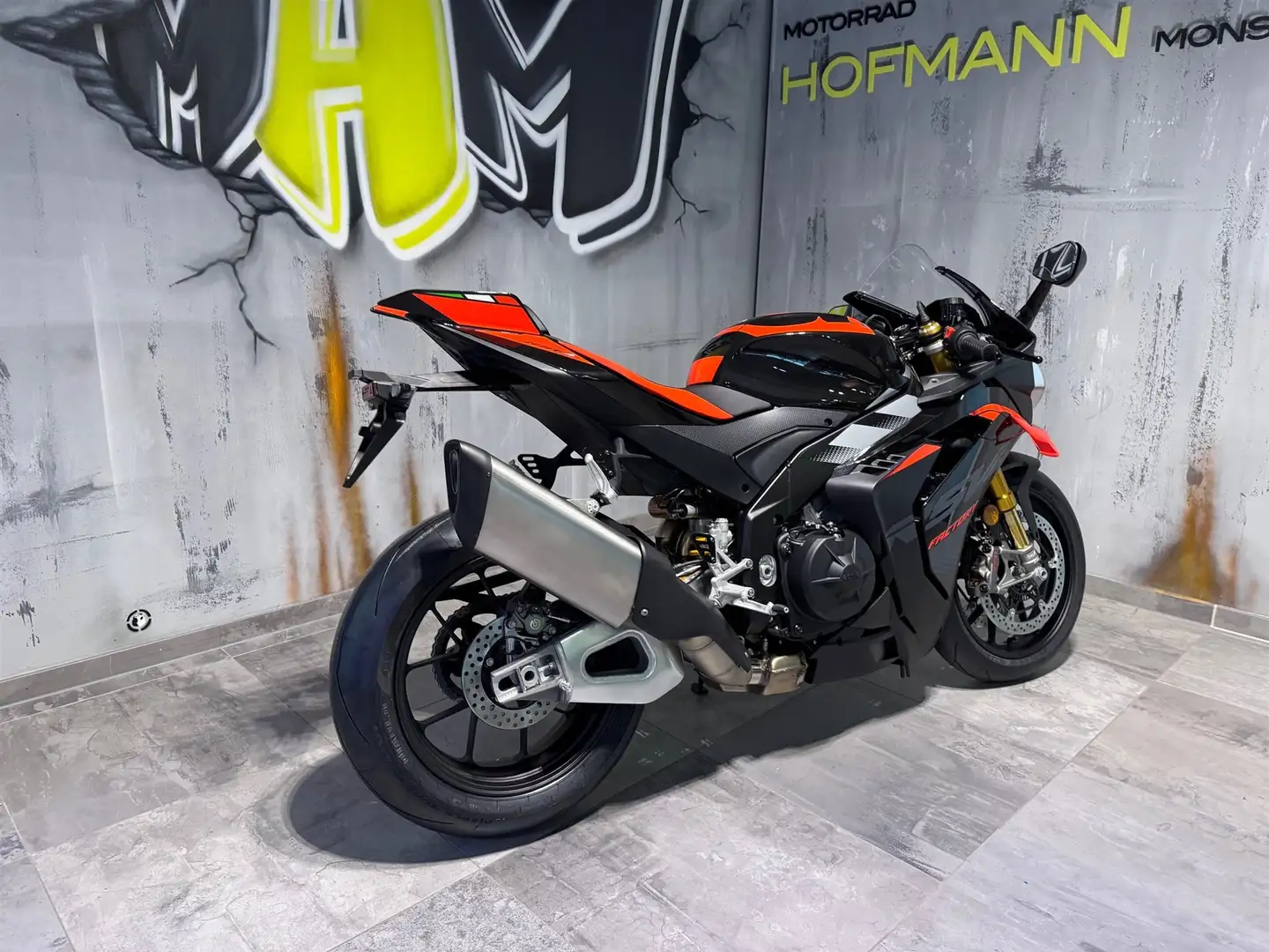 Aprilia RSV4 Inclusive SC-Project Sportauspuff Aktion Schwarz - 2