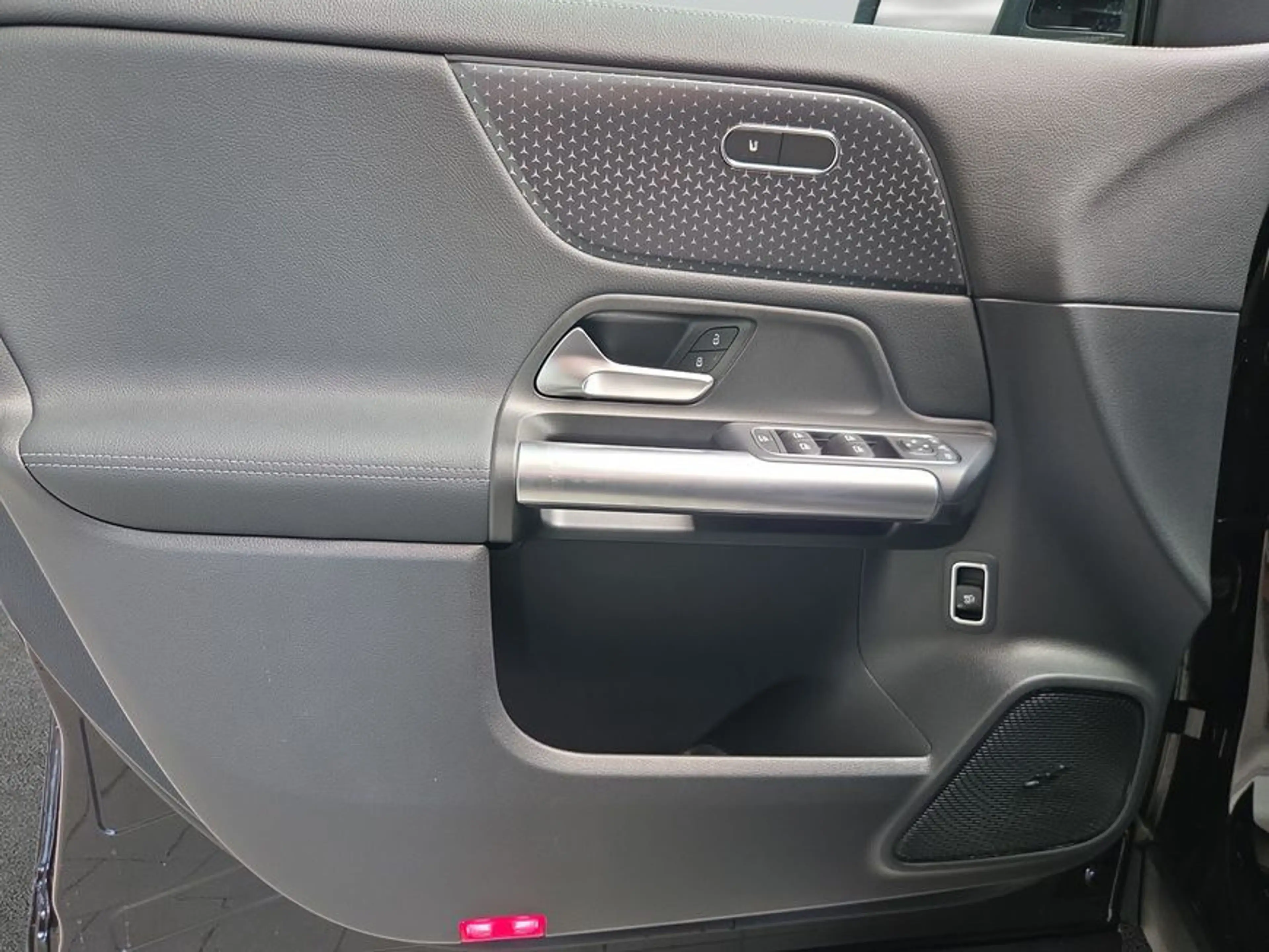 Mercedes-Benz EQA 250 EQA — photo 20