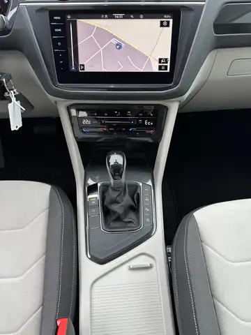 Volkswagen Tiguan view 12
