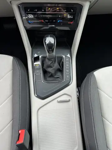 Volkswagen Tiguan view 13