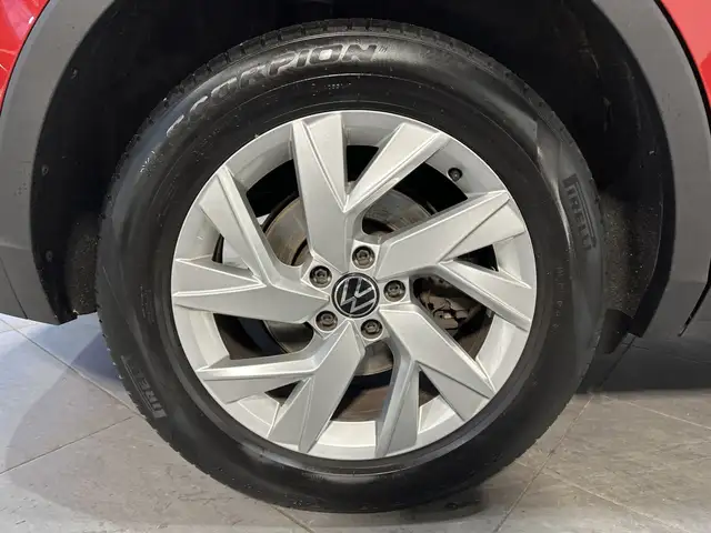 Volkswagen Tiguan view 3