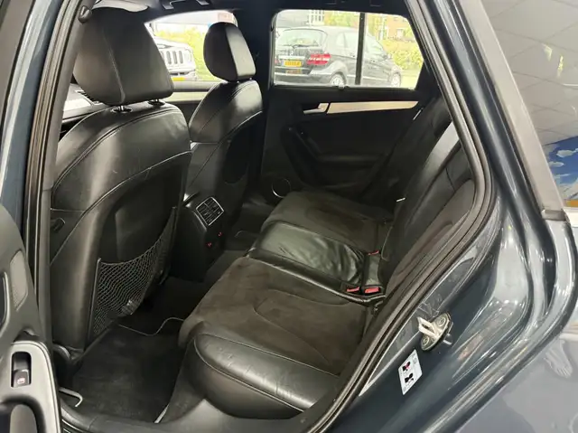 Audi A4 view 25