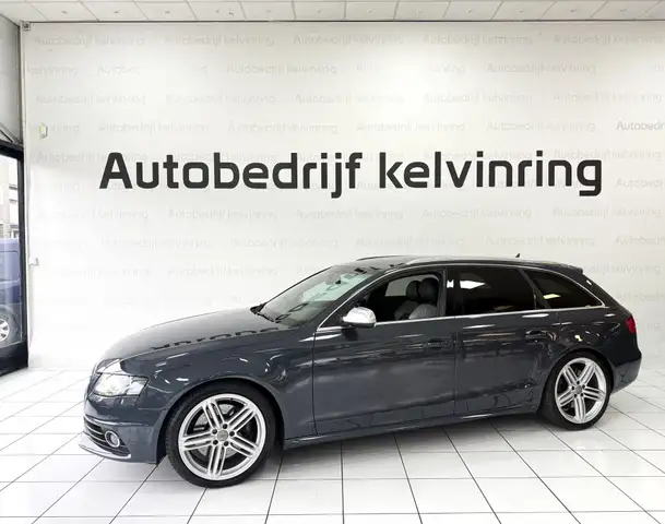Audi A4 view 9