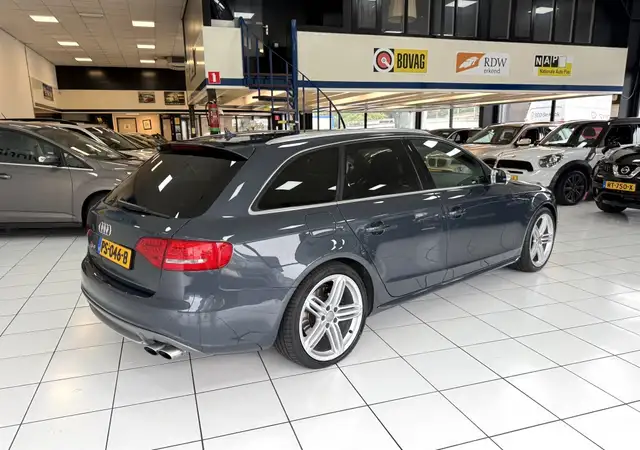 Audi A4 view 15