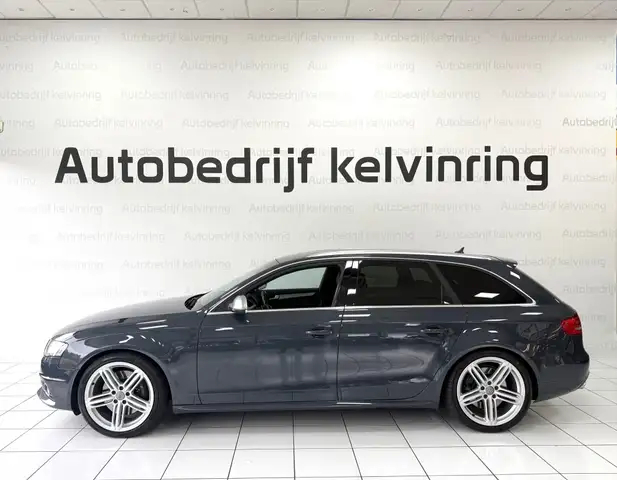 Audi A4 view 5