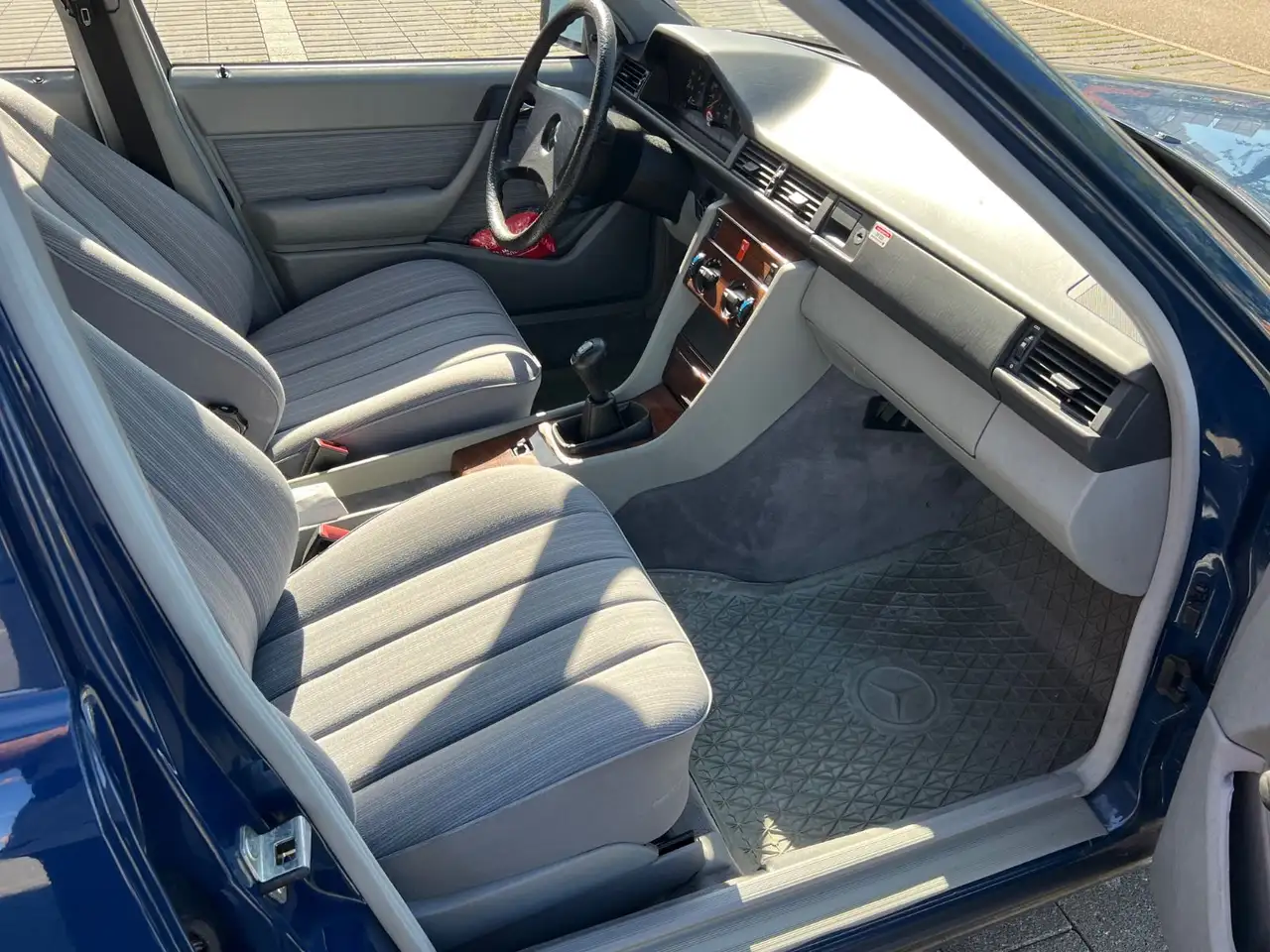 Mercedes-Benz 200 E W124 * H-Zulassung * TÜV Neu * 1 Hand !, foto 10