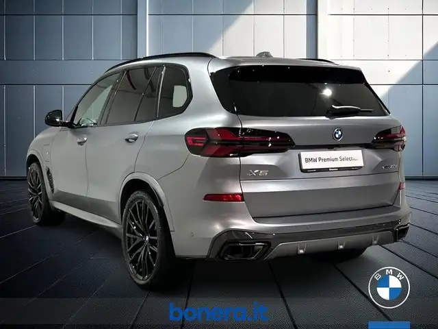 BMW X5 view 8