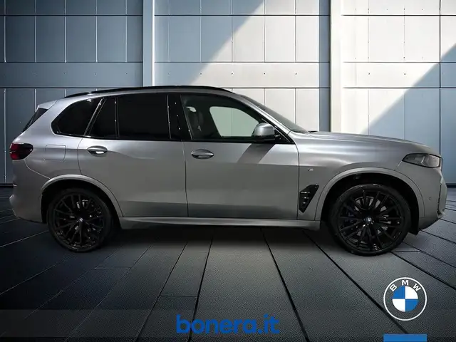 BMW X5 view 5