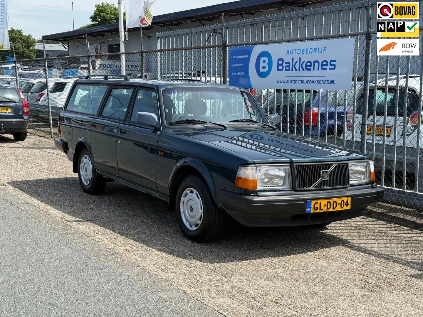 Volvo 240 2.3i Polar | Trekhaak Groen - 1