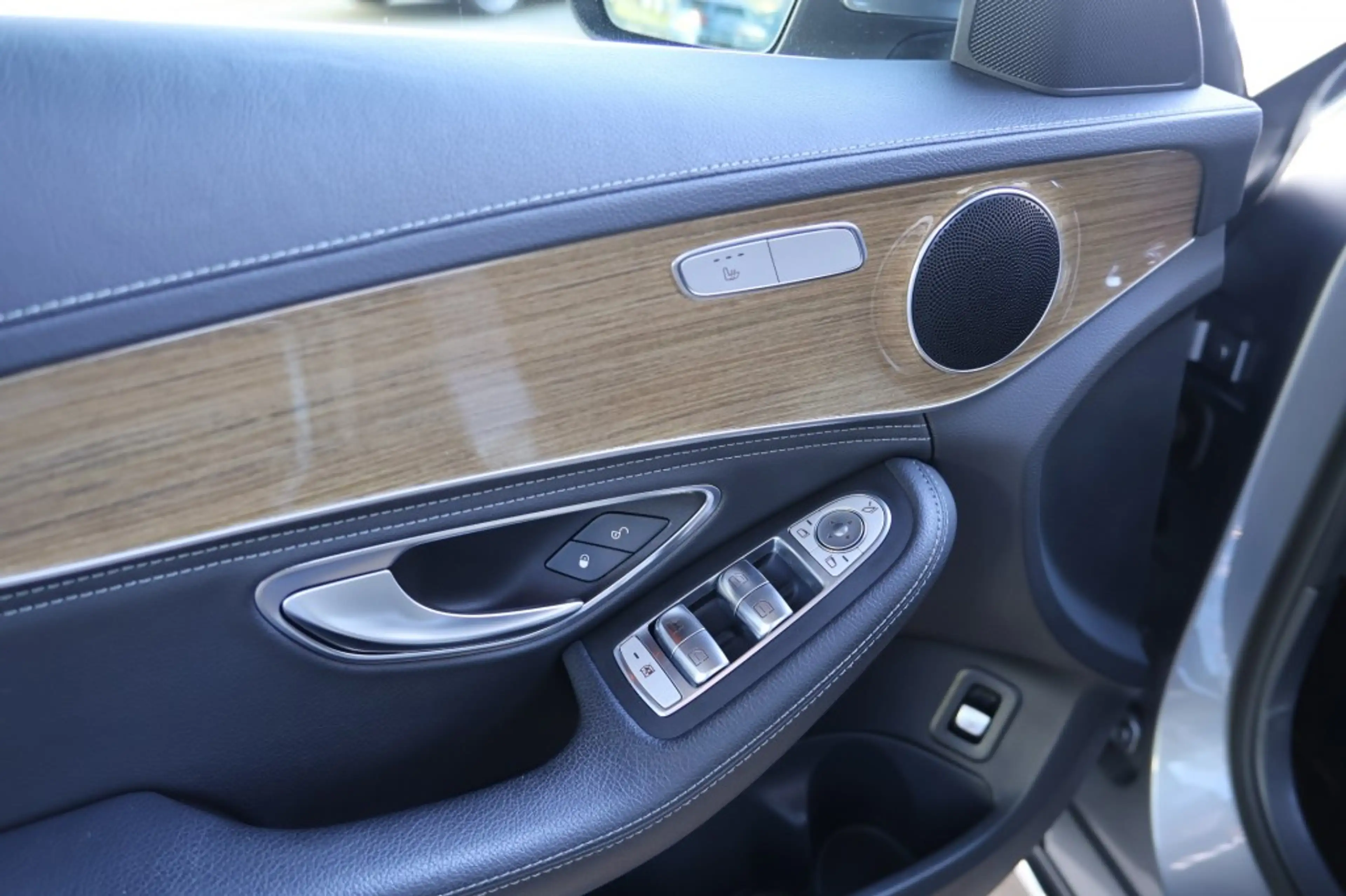 Mercedes-Benz C 350 350 E LEASE EDITION — photo 12