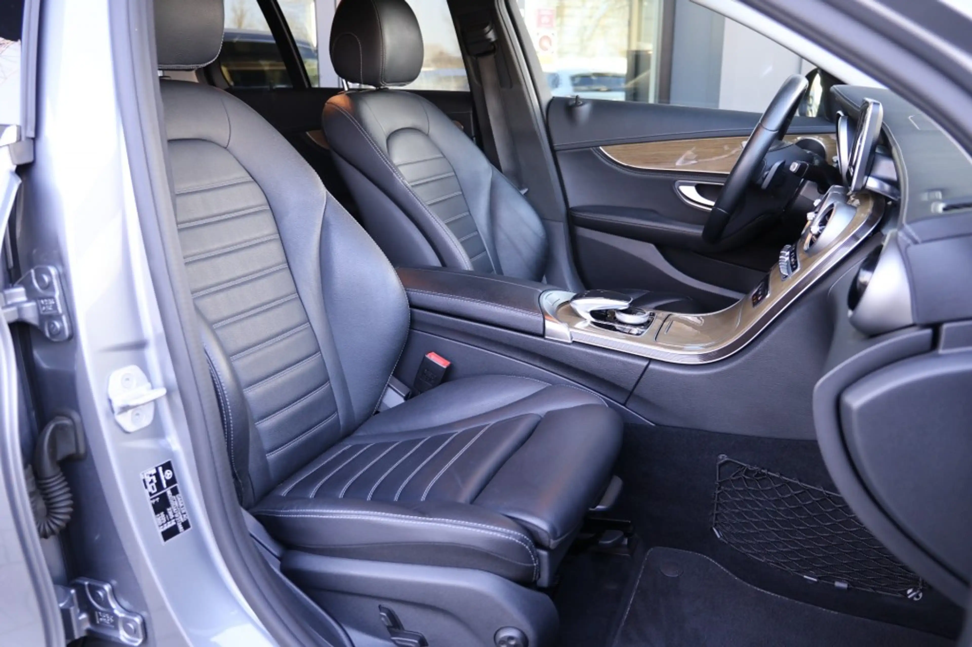 Mercedes-Benz C 350 350 E LEASE EDITION — photo 9