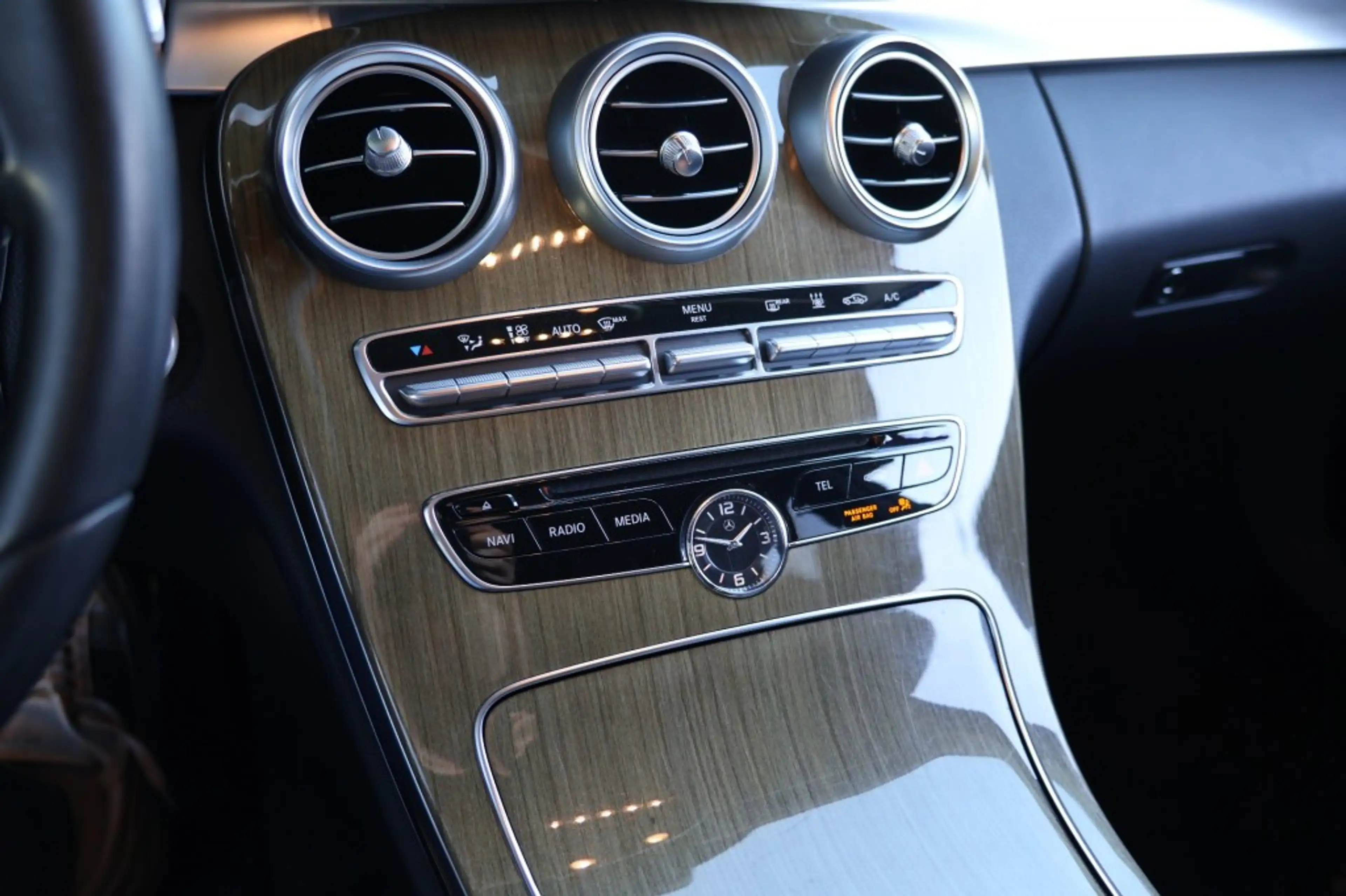 Mercedes-Benz C 350 350 E LEASE EDITION — photo 14