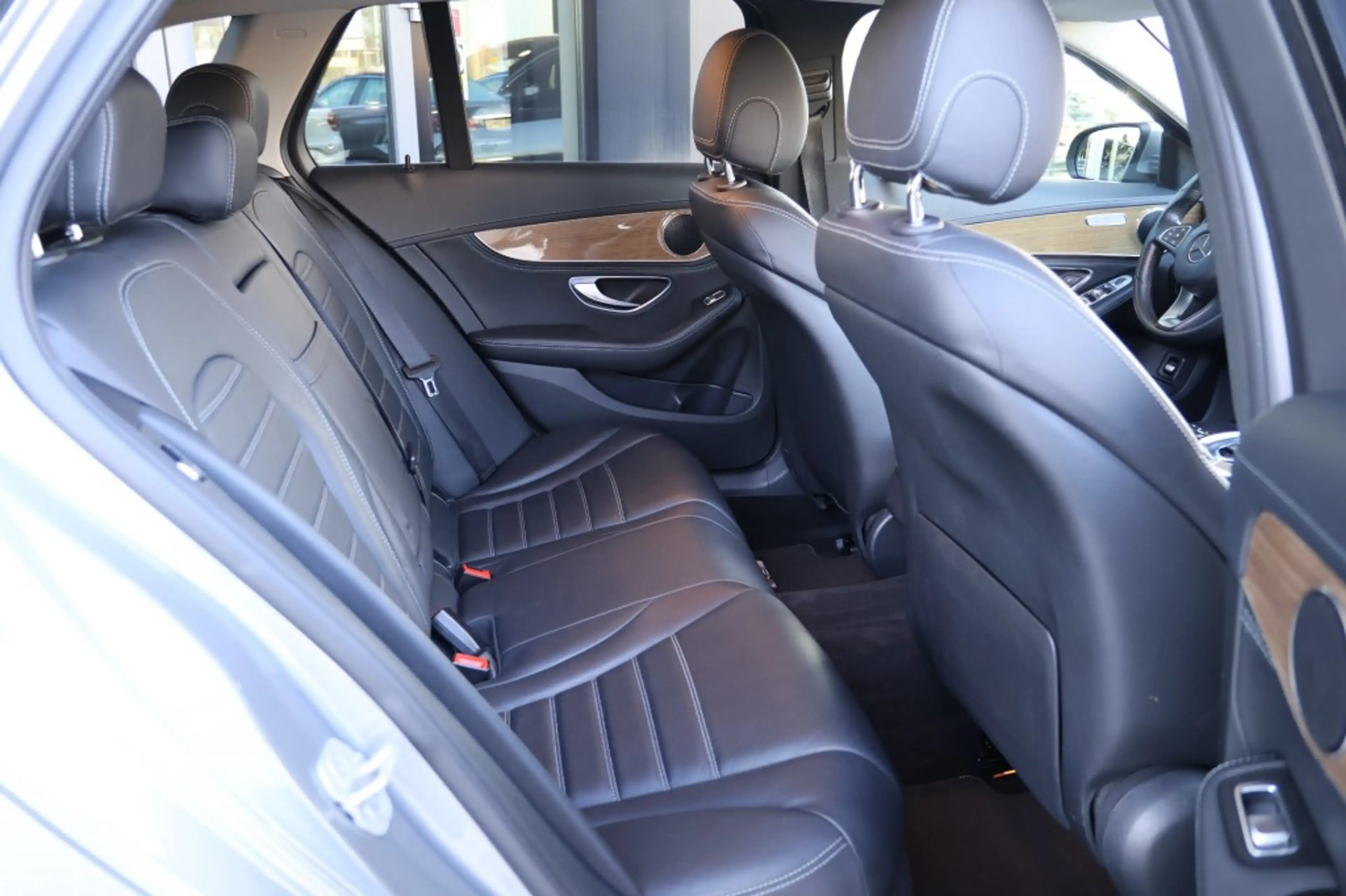 Mercedes-Benz C 350 350 E LEASE EDITION — photo 10