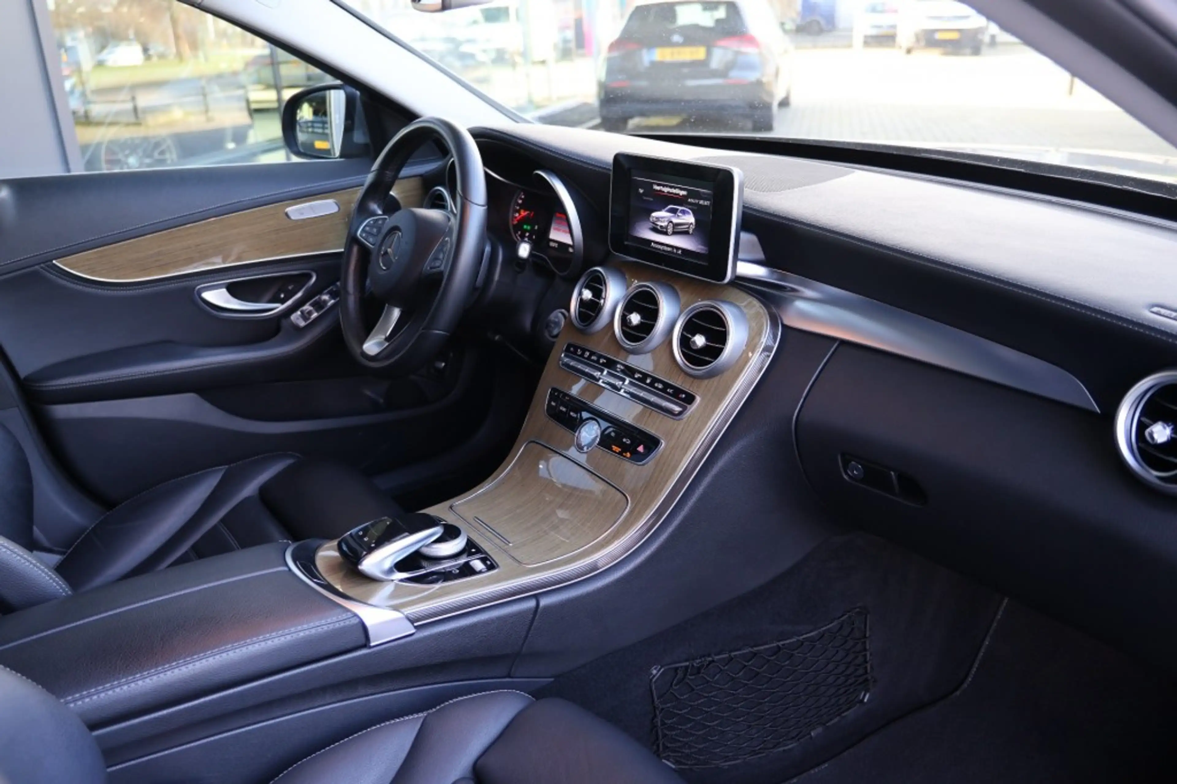 Mercedes-Benz C 350 350 E LEASE EDITION — photo 8