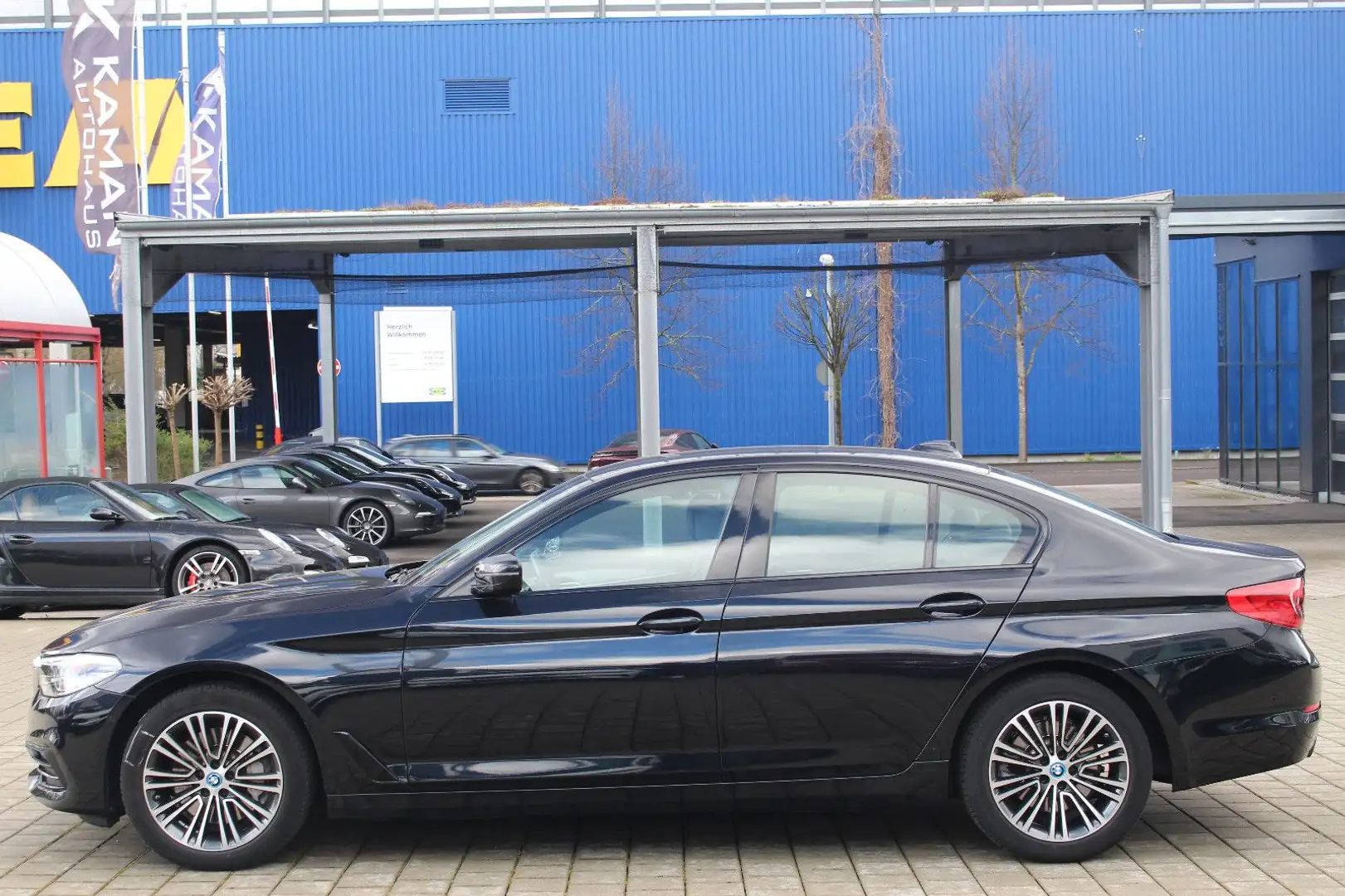 BMW 530 iA xDrive Sport Line *INNOVATION-DRIVING* Schwarz - 2