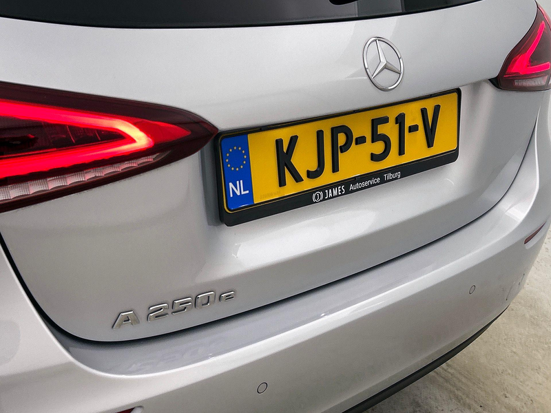 Mercedes-Benz A 250 e Plug-In Hybrid CAMERA | 1/2 LEER | FULL-LED | NA — photo 39