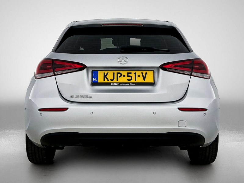 Mercedes-Benz A 250 e Plug-In Hybrid CAMERA | 1/2 LEER | FULL-LED | NA — photo 4