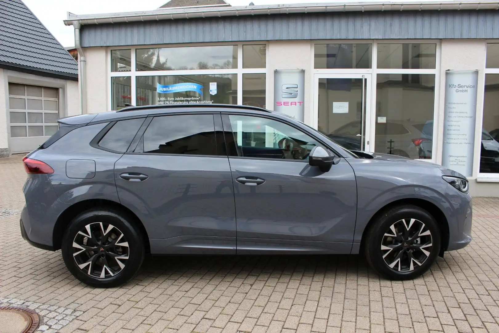 CUPRA Terramar 1.5 eTSI 110 kW AHK,ACC,5Jahre/100TKM Gris - 2