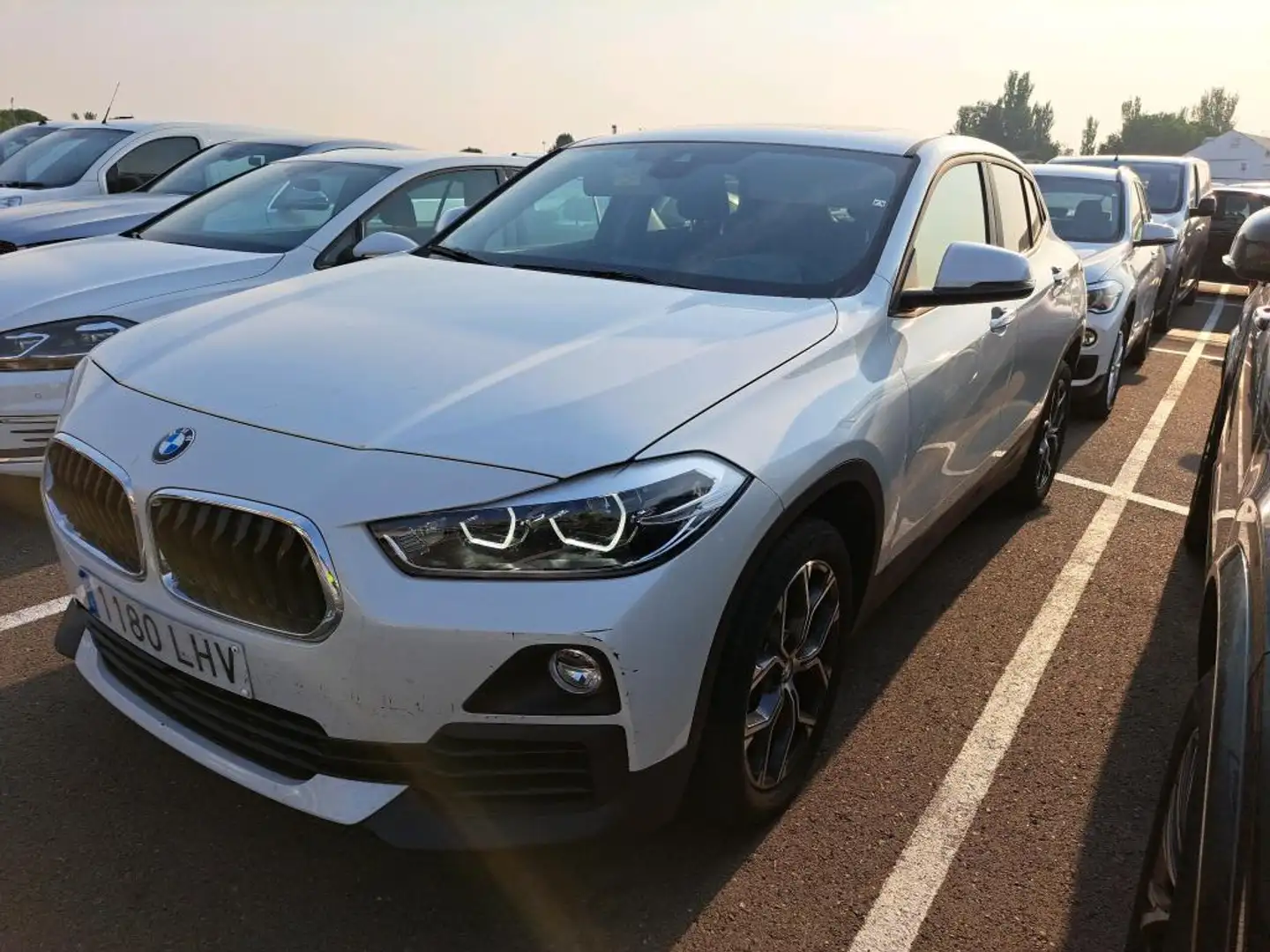 BMW X2 sDrive 18iA Weiß - 1