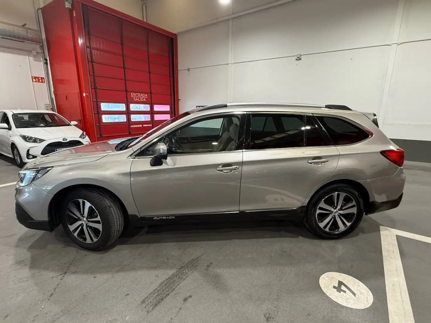 Subaru OUTBACK 2.5i GLP Executive Plus S CVT Gris - 2