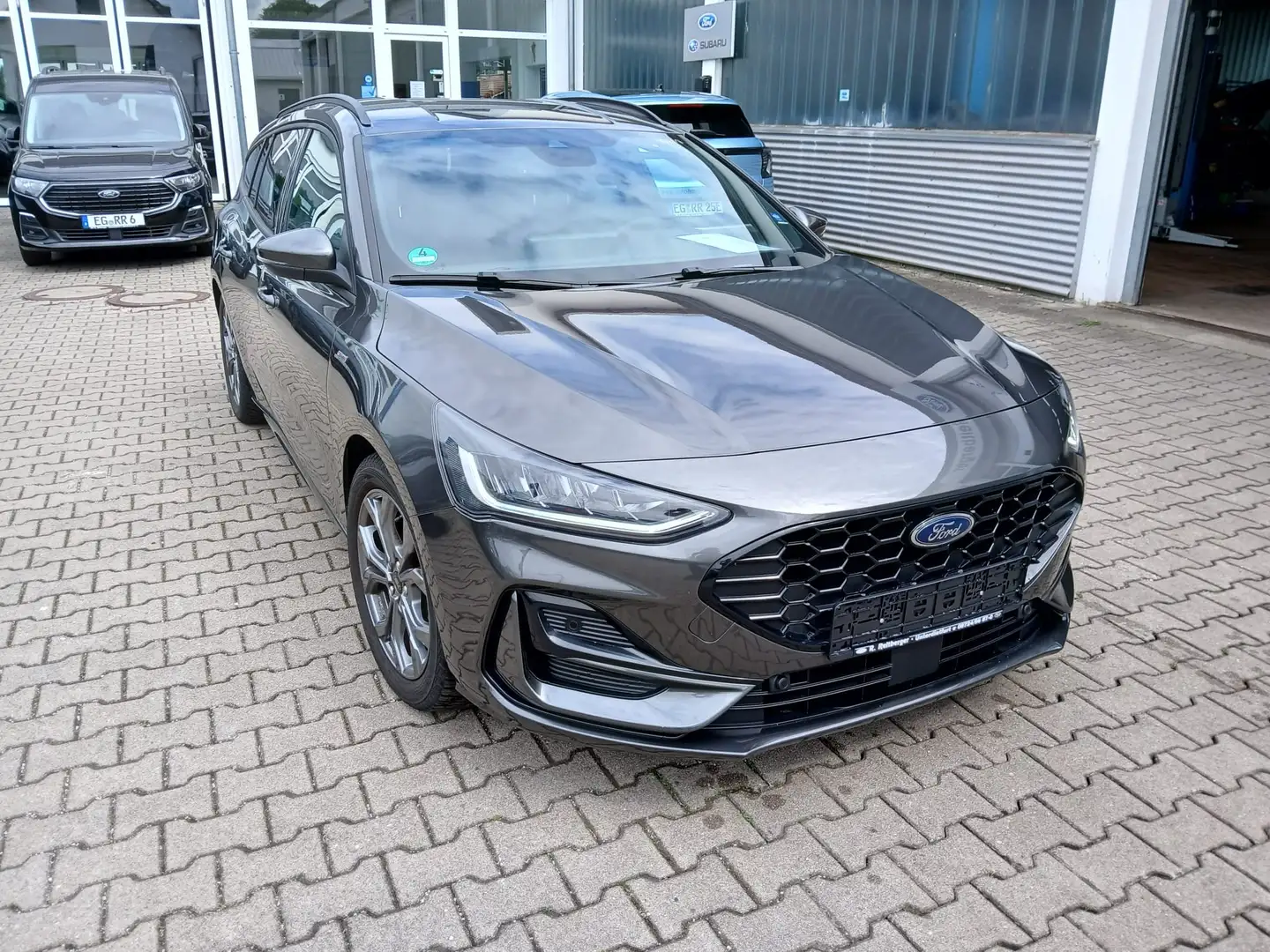 Ford Focus ST-Line Grau - 2