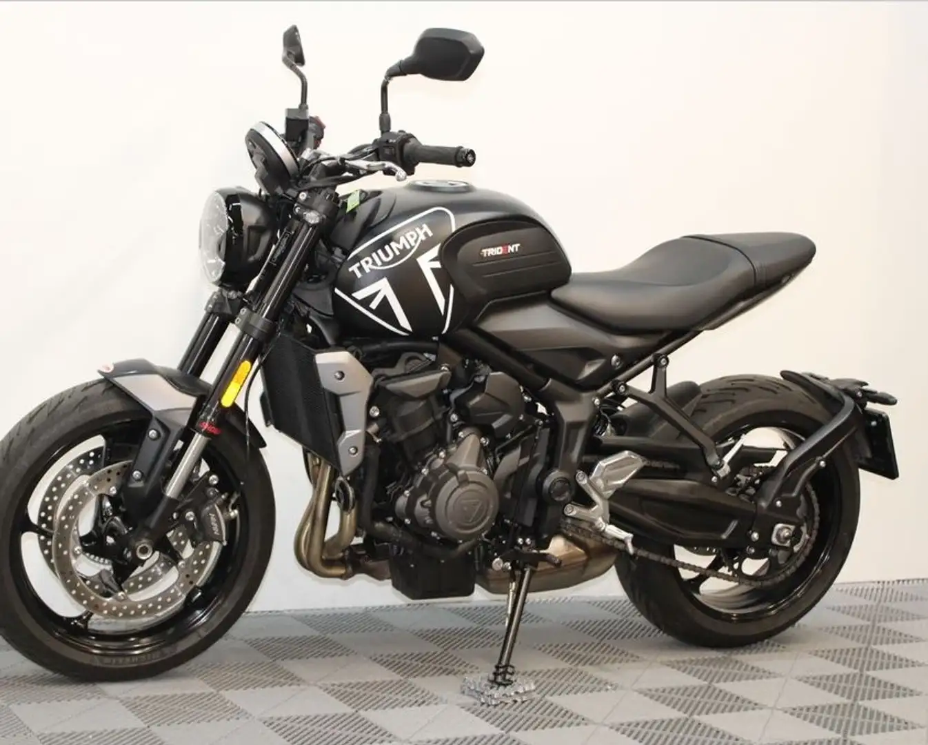 Triumph Trident 660 - 2