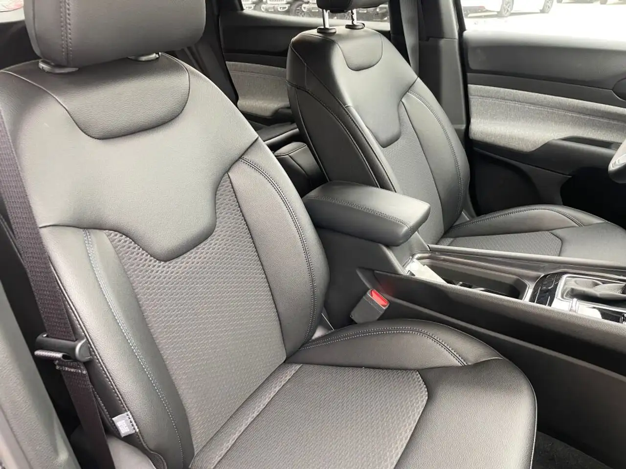 Jeep Compass photo Jeep Compass