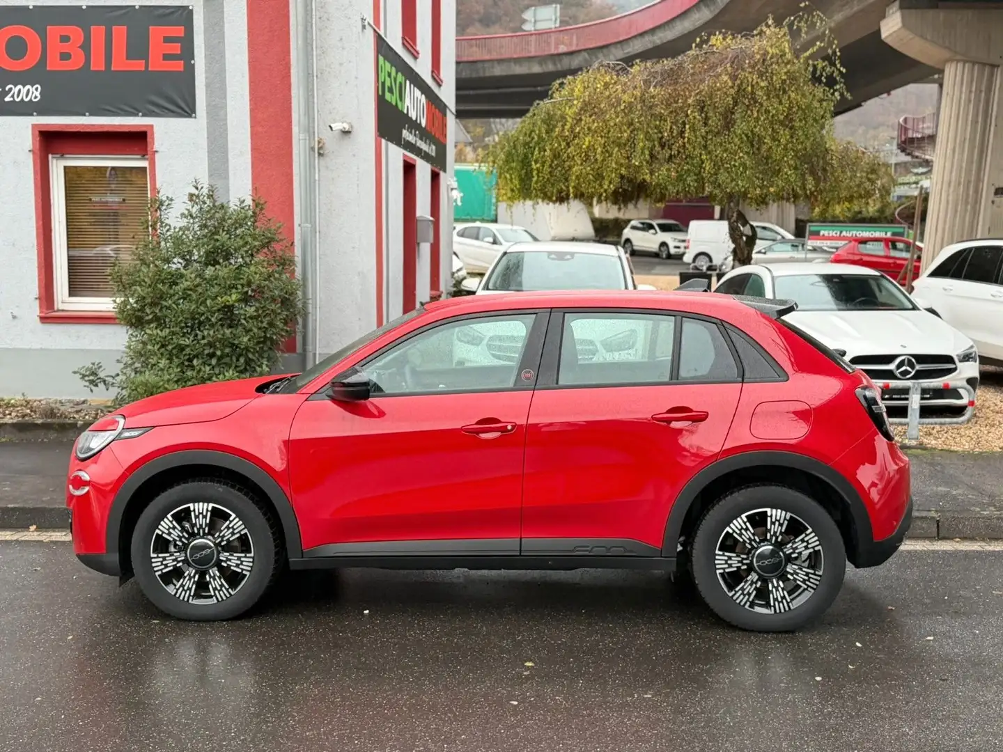 Fiat 600e RED LED 1Hand Garantie Finanzierung 2,99% Rouge - 2