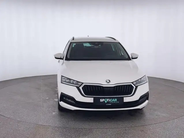 Skoda Octavia view 2
