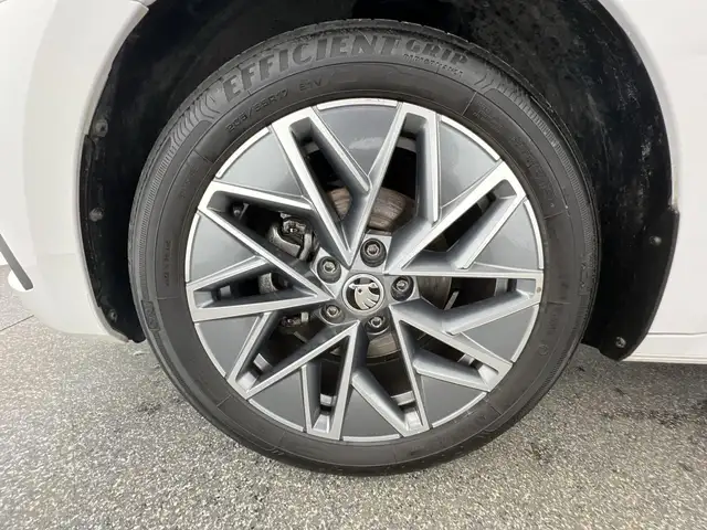 Skoda Octavia view 6
