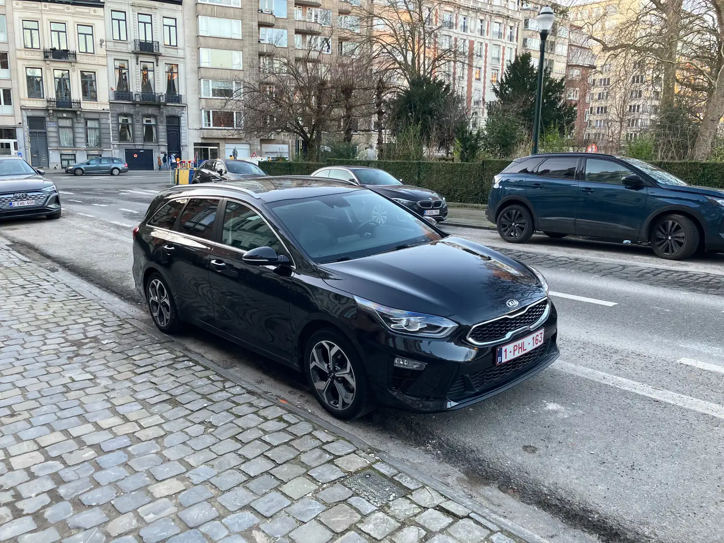 Kia Ceed SW / cee'd SW 1.0 T-GDi 120 ISG MORE + Smart Pack + Design Pack Zwart - 1