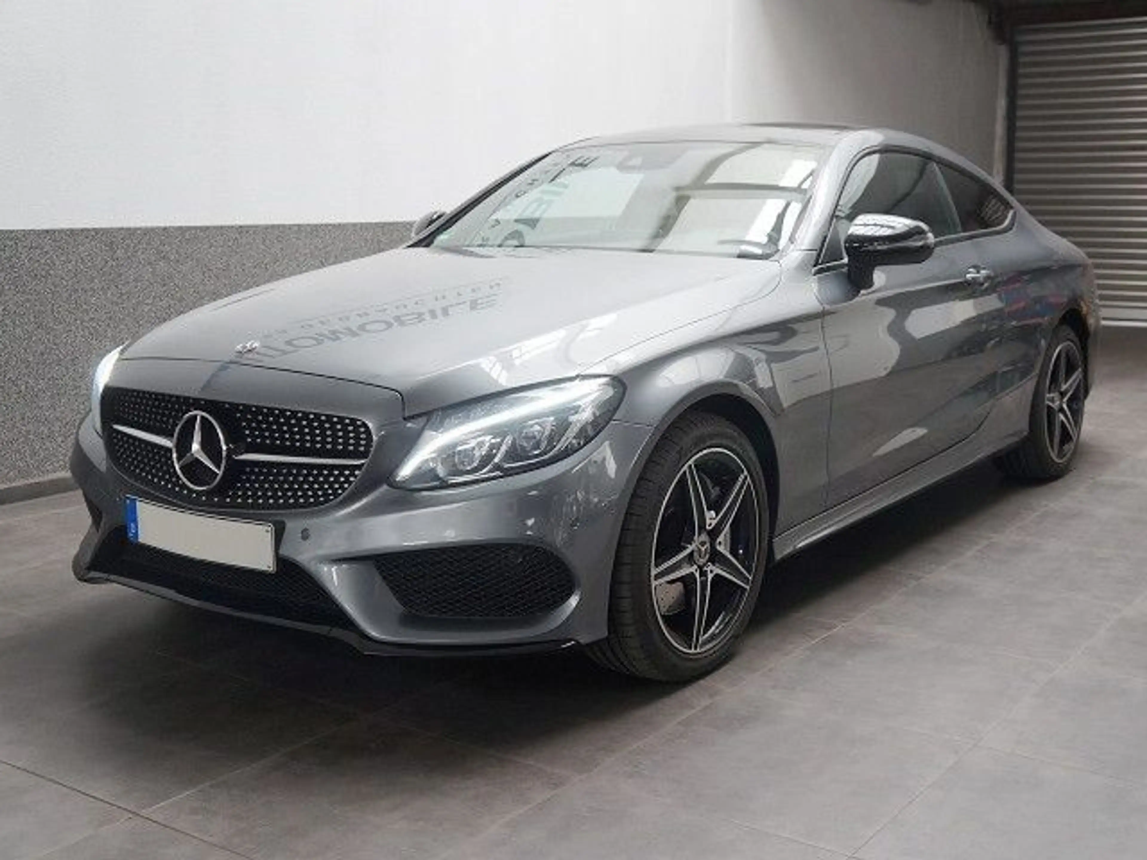 Mercedes-Benz C 400 4MATIC 9G AMG Leder Pano Navi R-Kam LED