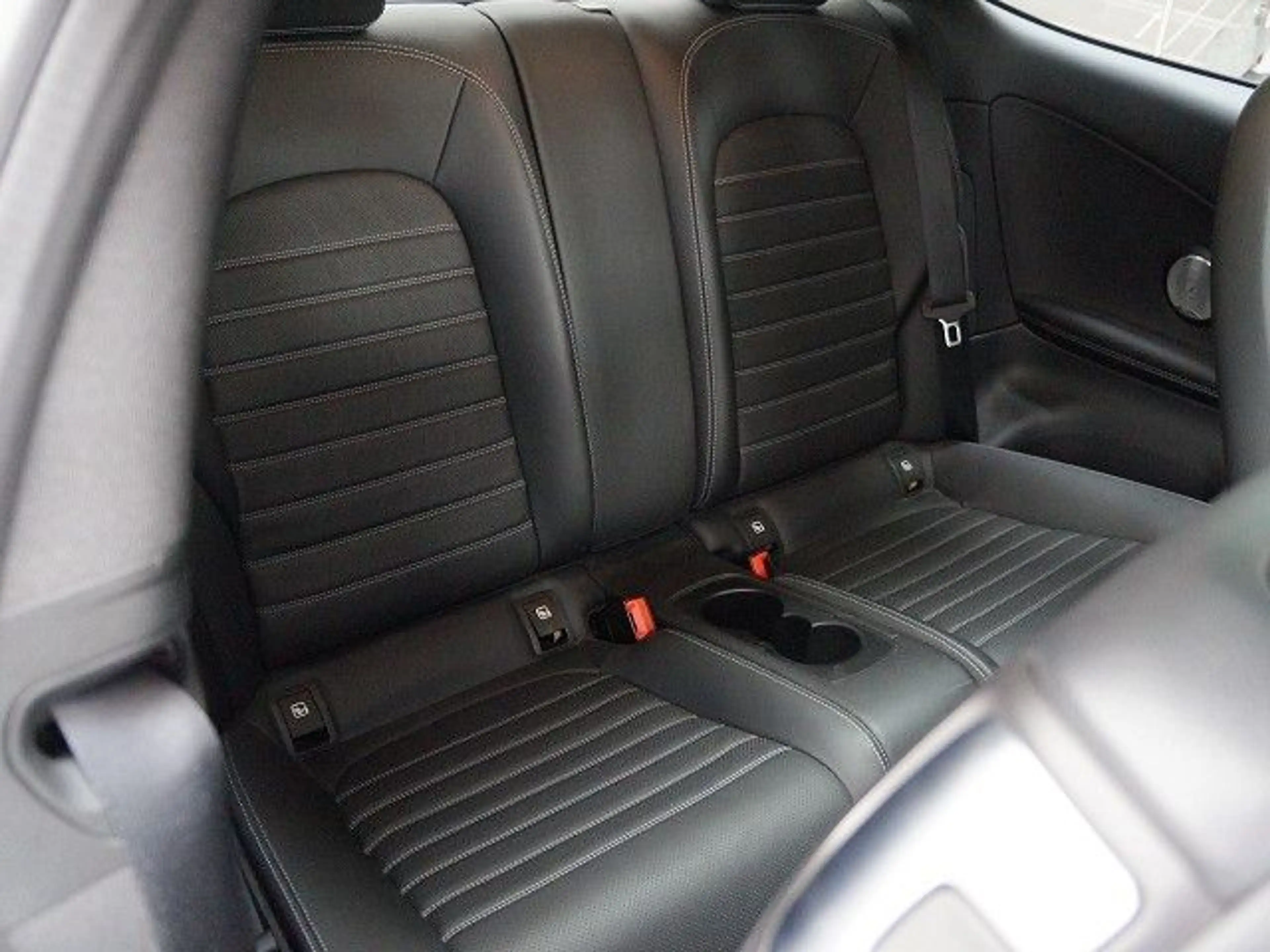 Mercedes-Benz C 400 4MATIC 9G AMG Leder Pano Navi R-Kam LED — photo 9