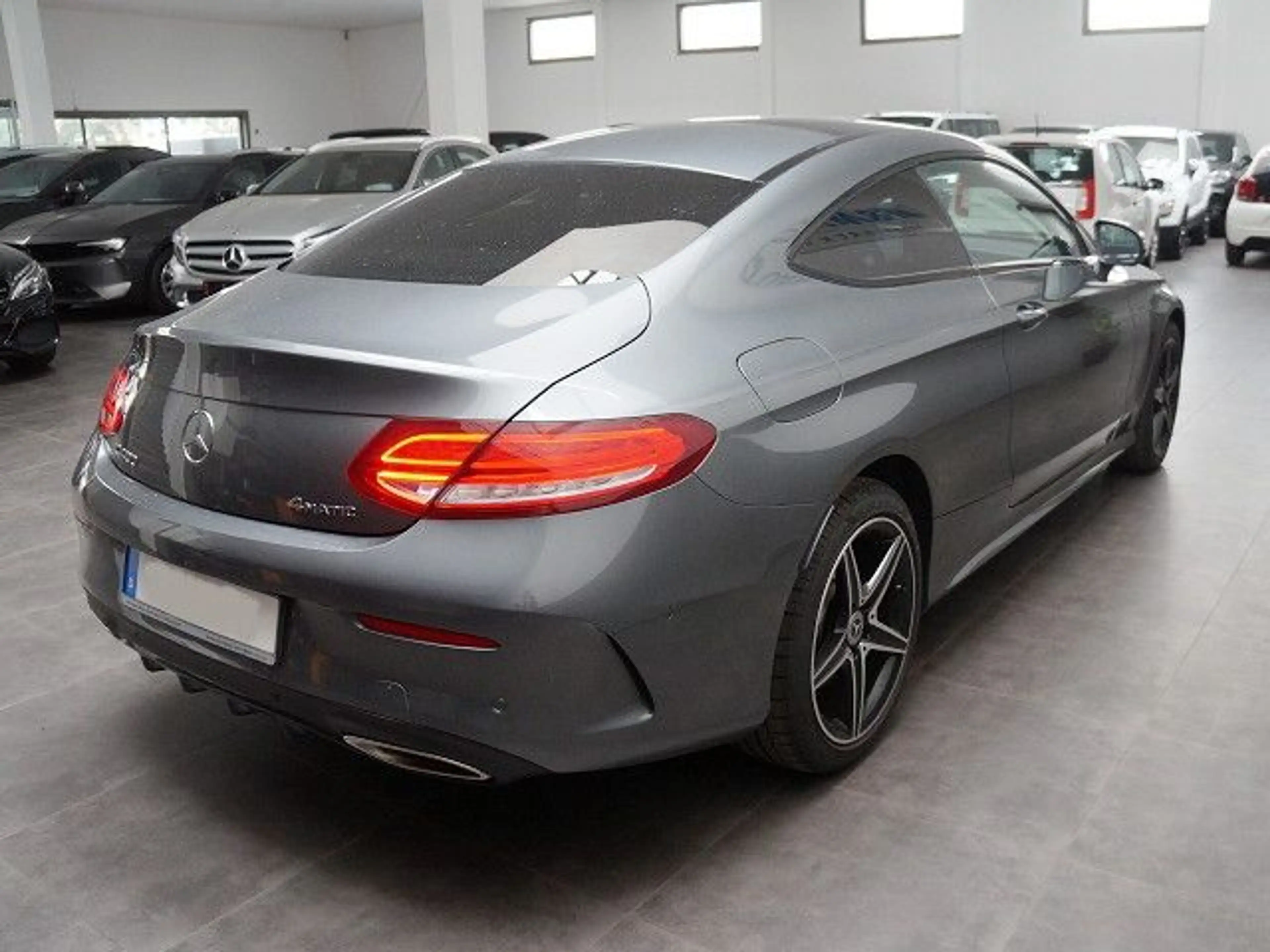 Mercedes-Benz C 400 4MATIC 9G AMG Leder Pano Navi R-Kam LED — photo 4