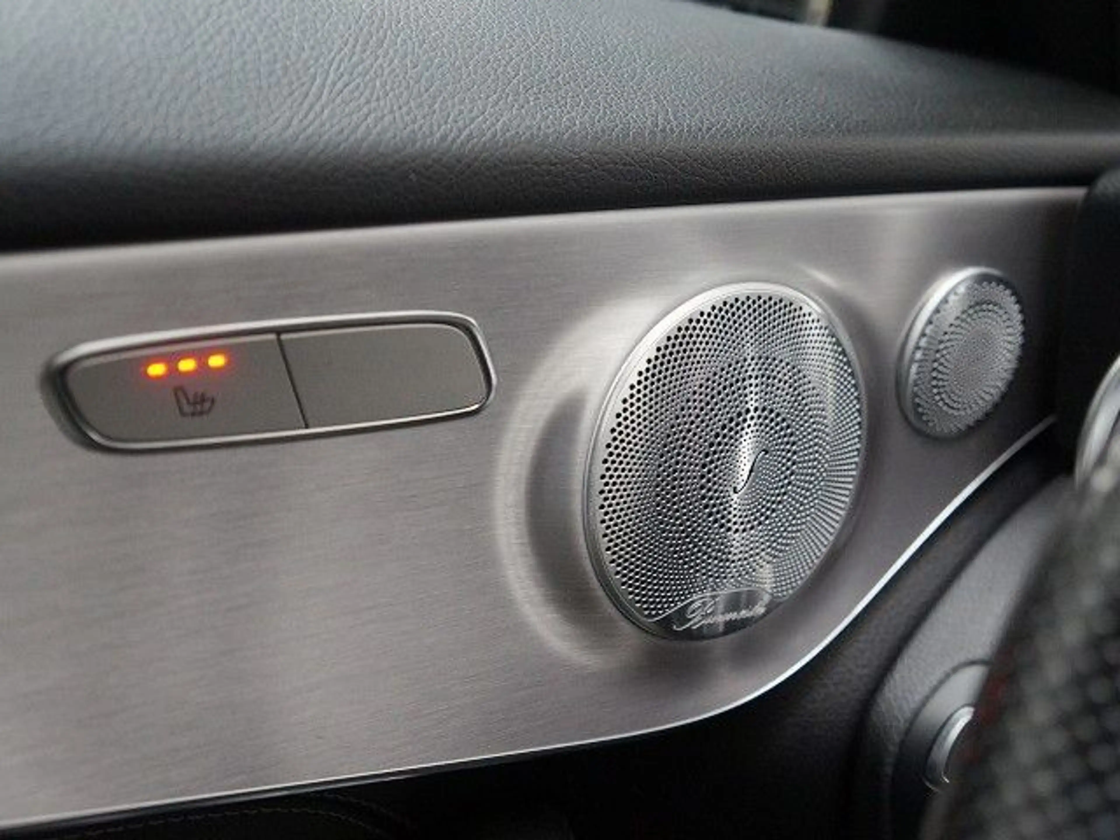 Mercedes-Benz C 400 4MATIC 9G AMG Leder Pano Navi R-Kam LED — photo 10