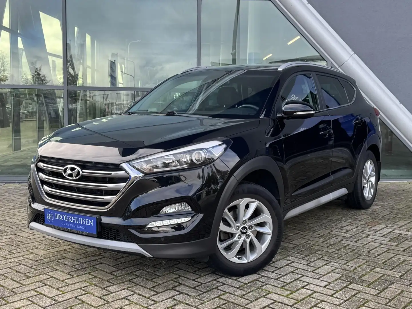 Hyundai TUCSON 1.6 GDi Comfort 132pk Trekhaak / Camera / Stoelver Negro - 1