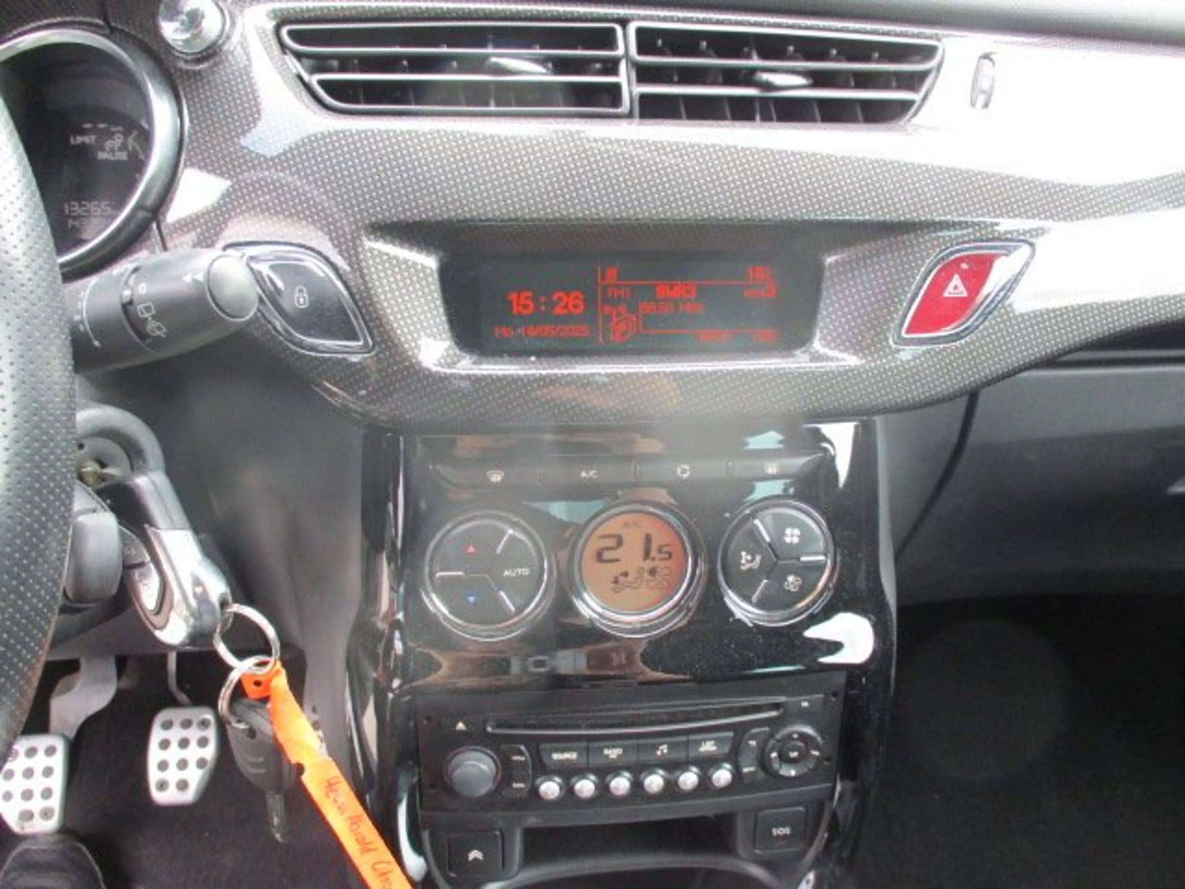 Citroen DS3 SportChic — photo 14