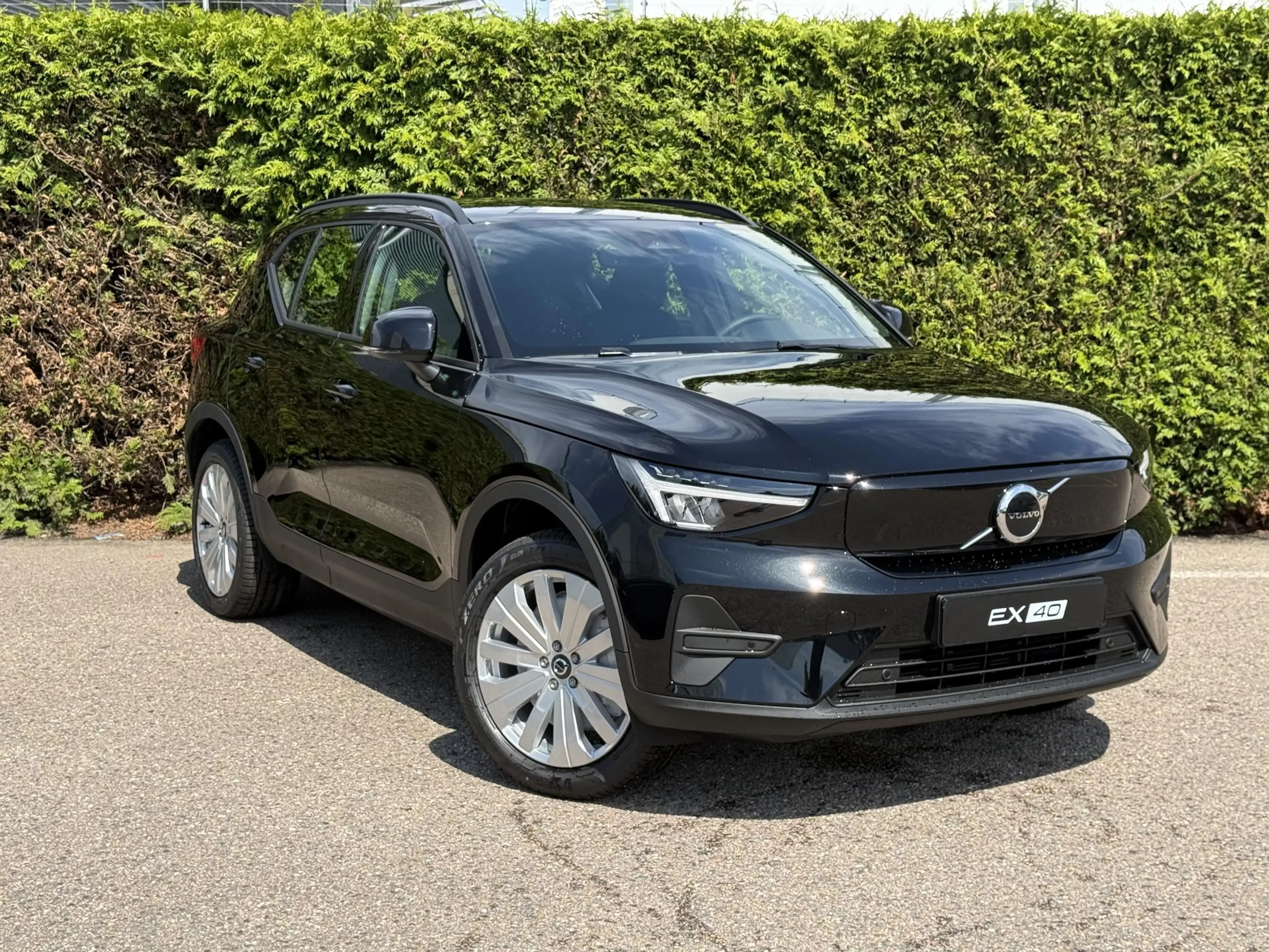Volvo EX40 Single Motor Extended Range Core 82 kWh — photo 2