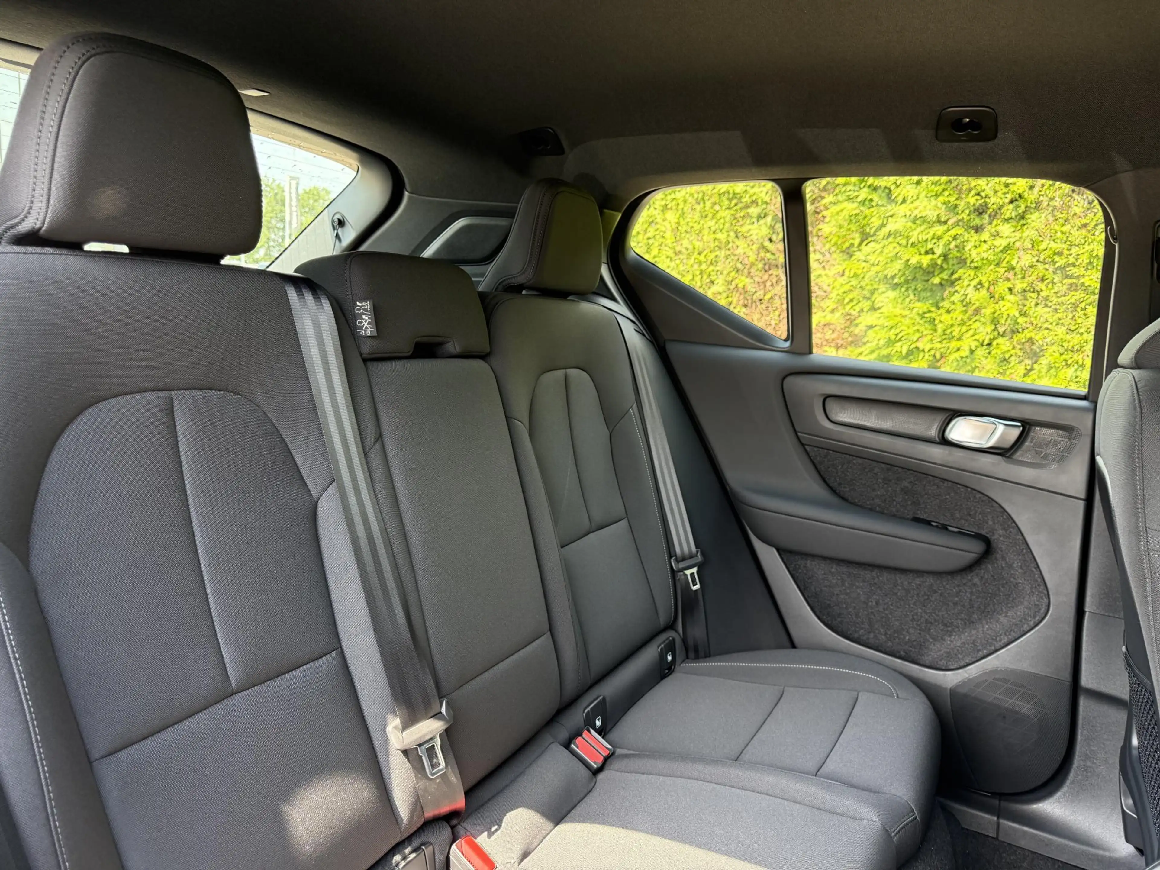 Volvo EX40 Single Motor Extended Range Core 82 kWh — photo 4