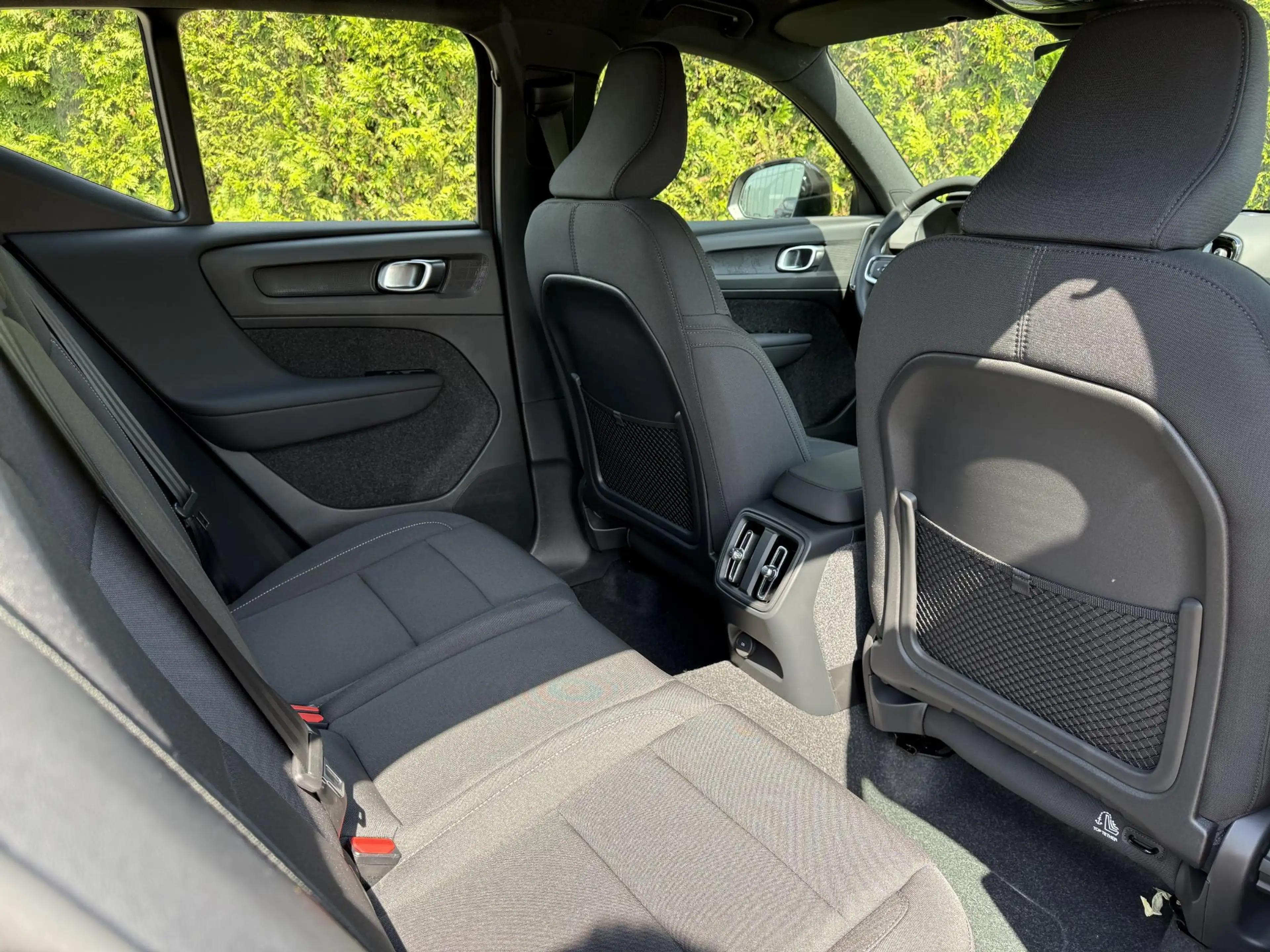 Volvo EX40 Single Motor Extended Range Core 82 kWh — photo 8