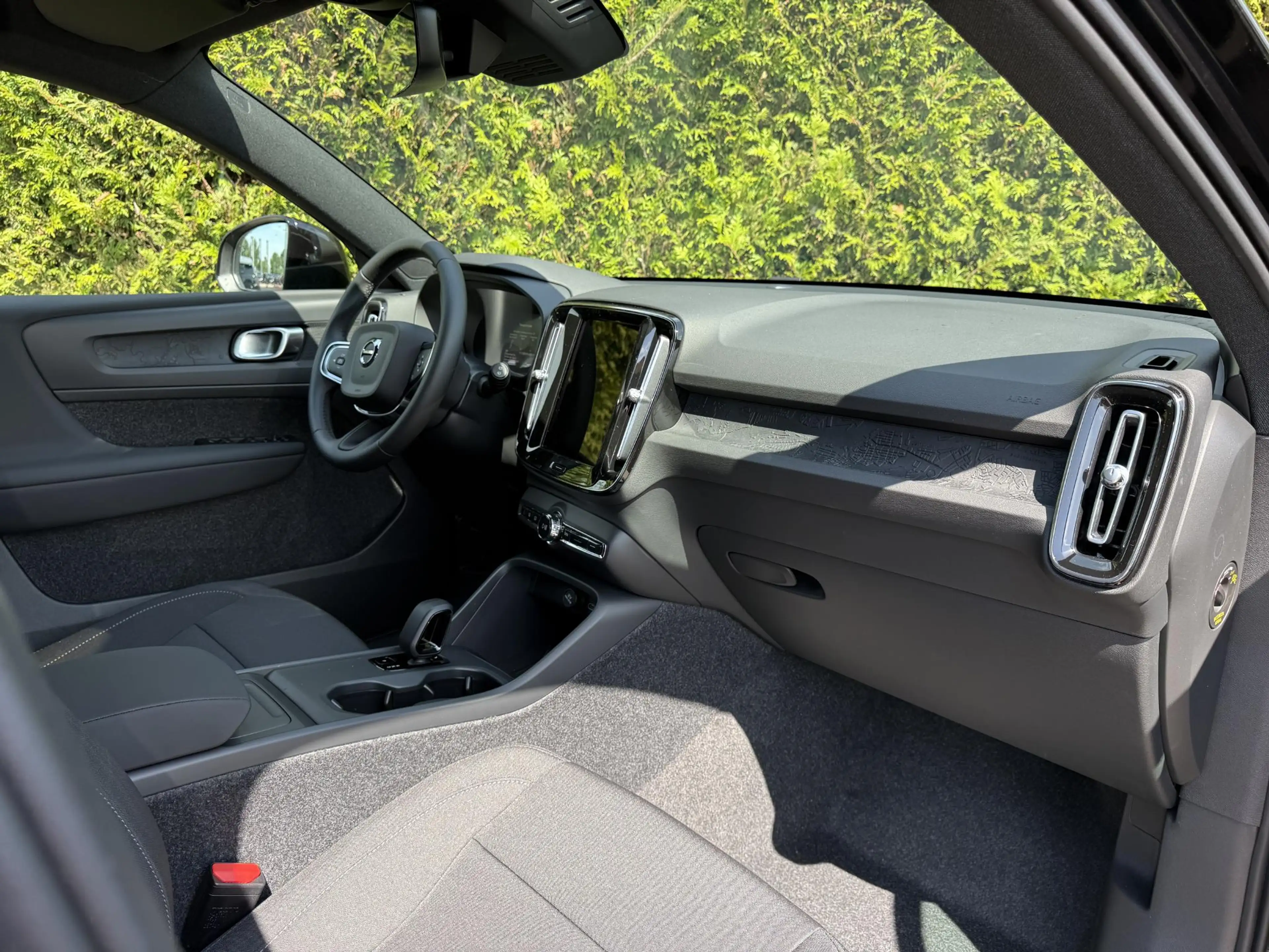 Volvo EX40 Single Motor Extended Range Core 82 kWh — photo 9