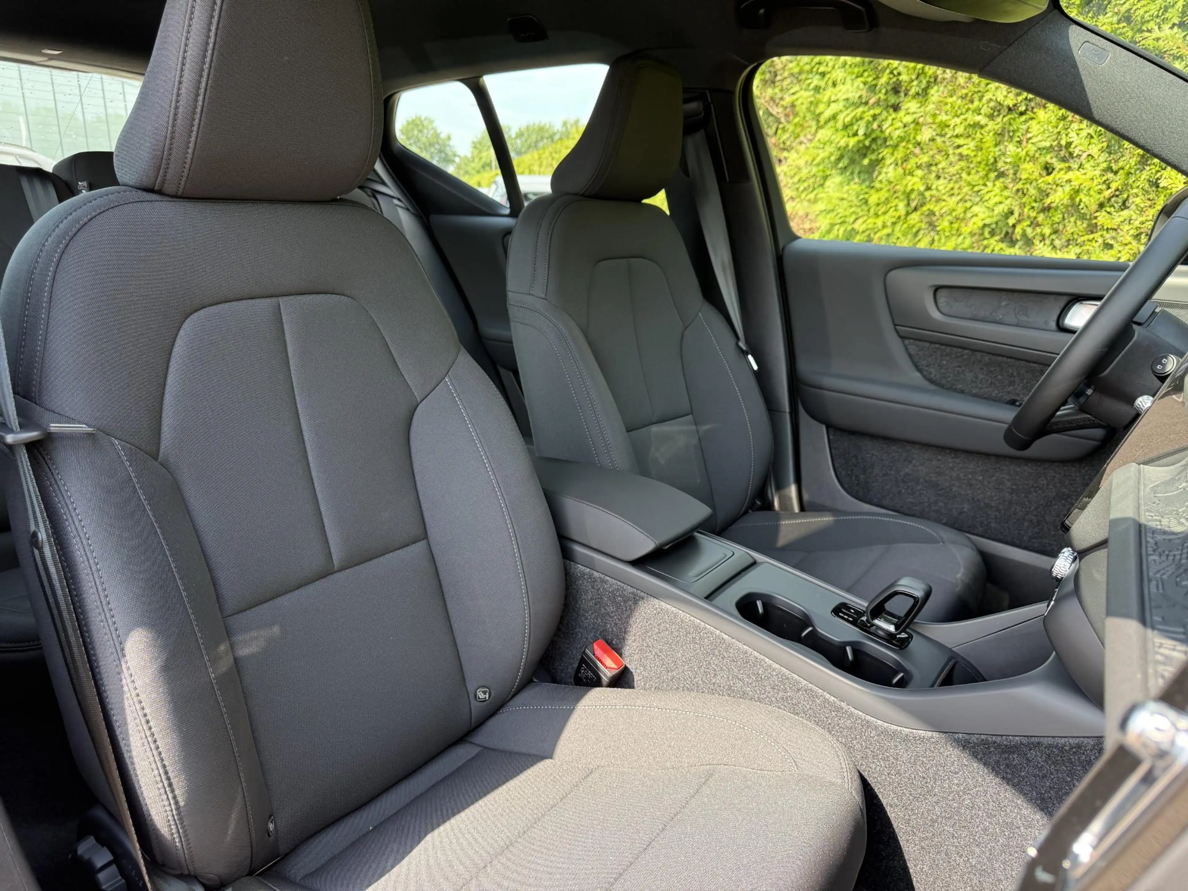 Volvo EX40 Single Motor Extended Range Core 82 kWh — photo 10