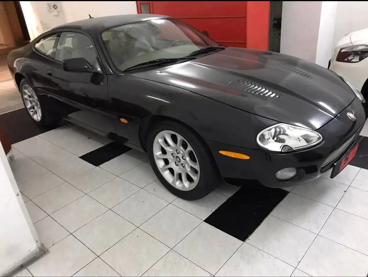 Jaguar XKR Coupe 4.0 100, foto 4