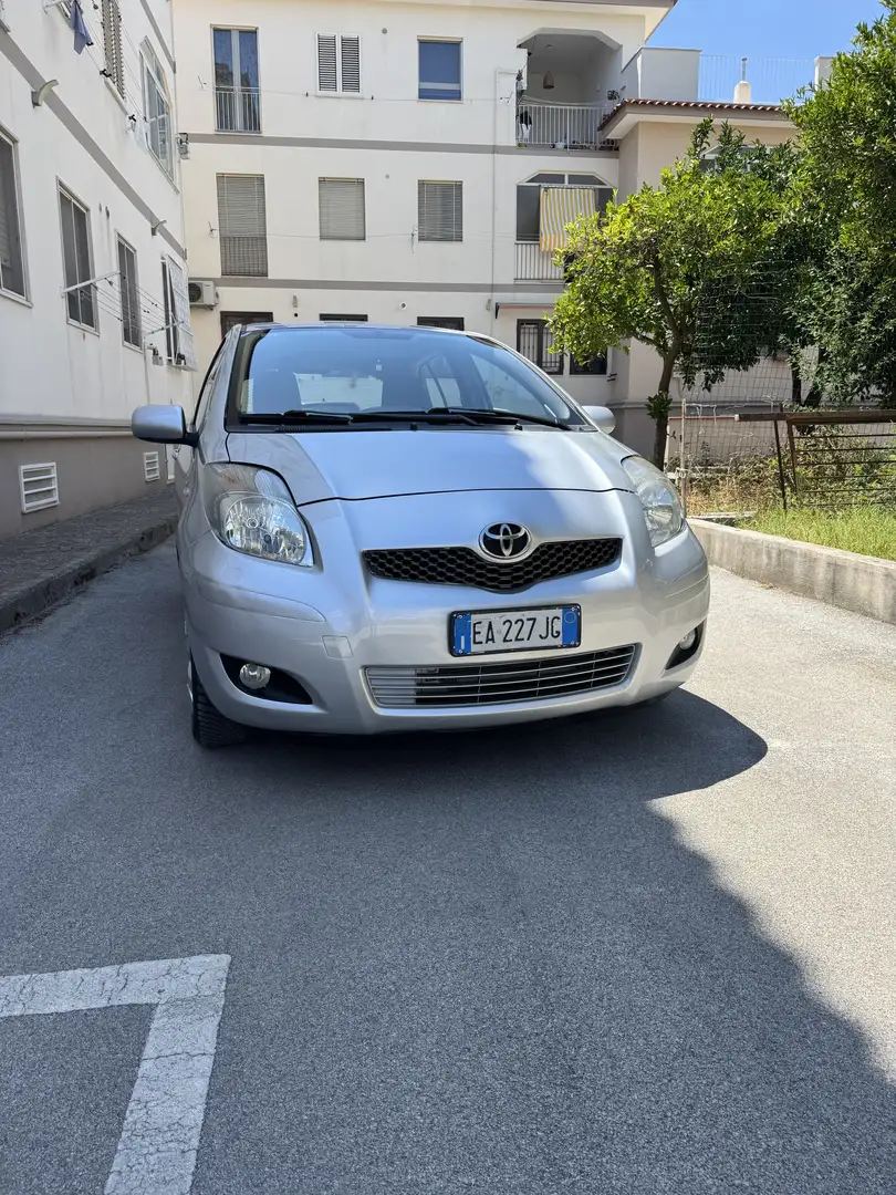 Toyota Yaris 5p 1.0 Luxury Pack - 1