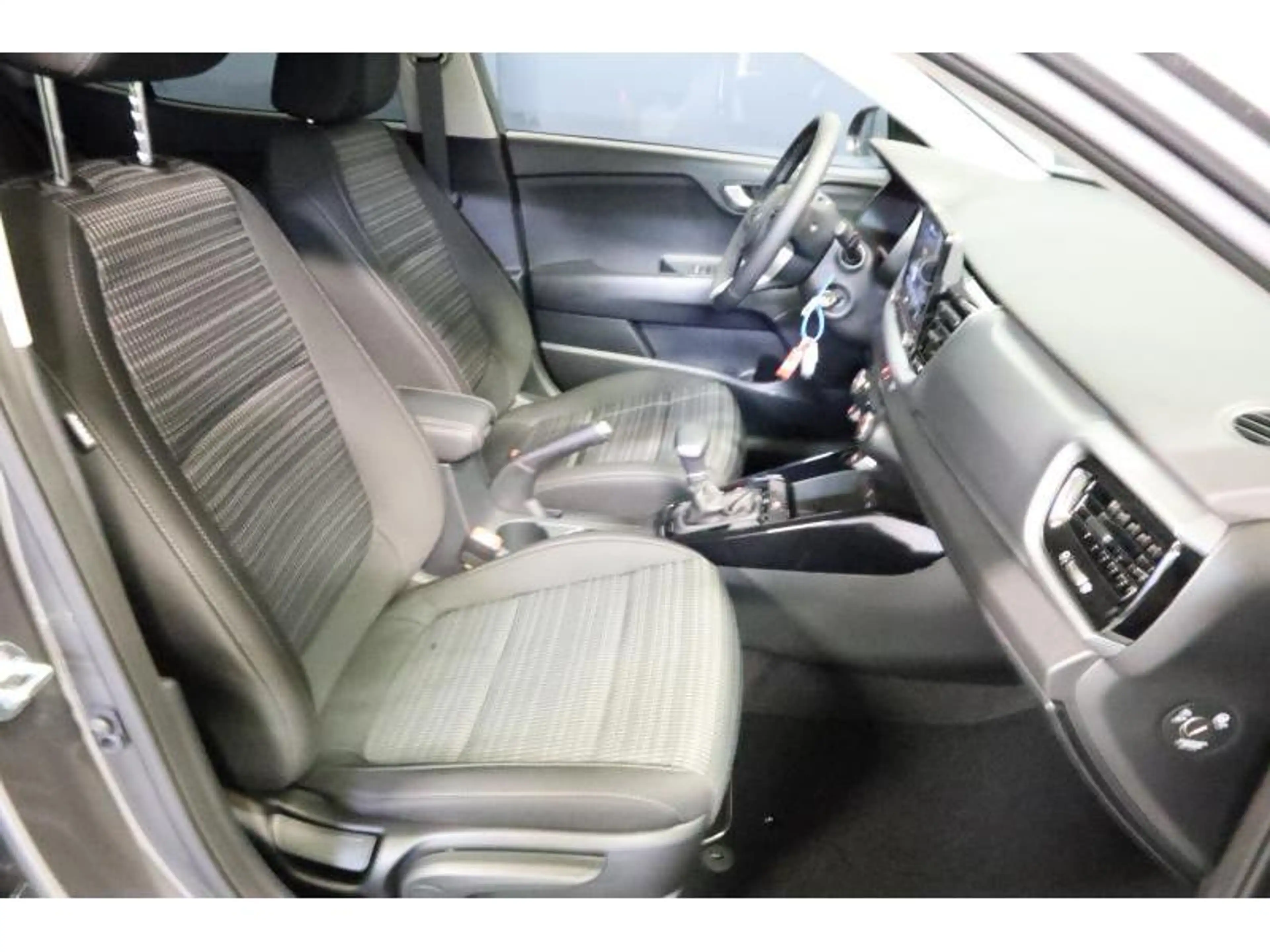 Kia Stonic MY25 — photo 10