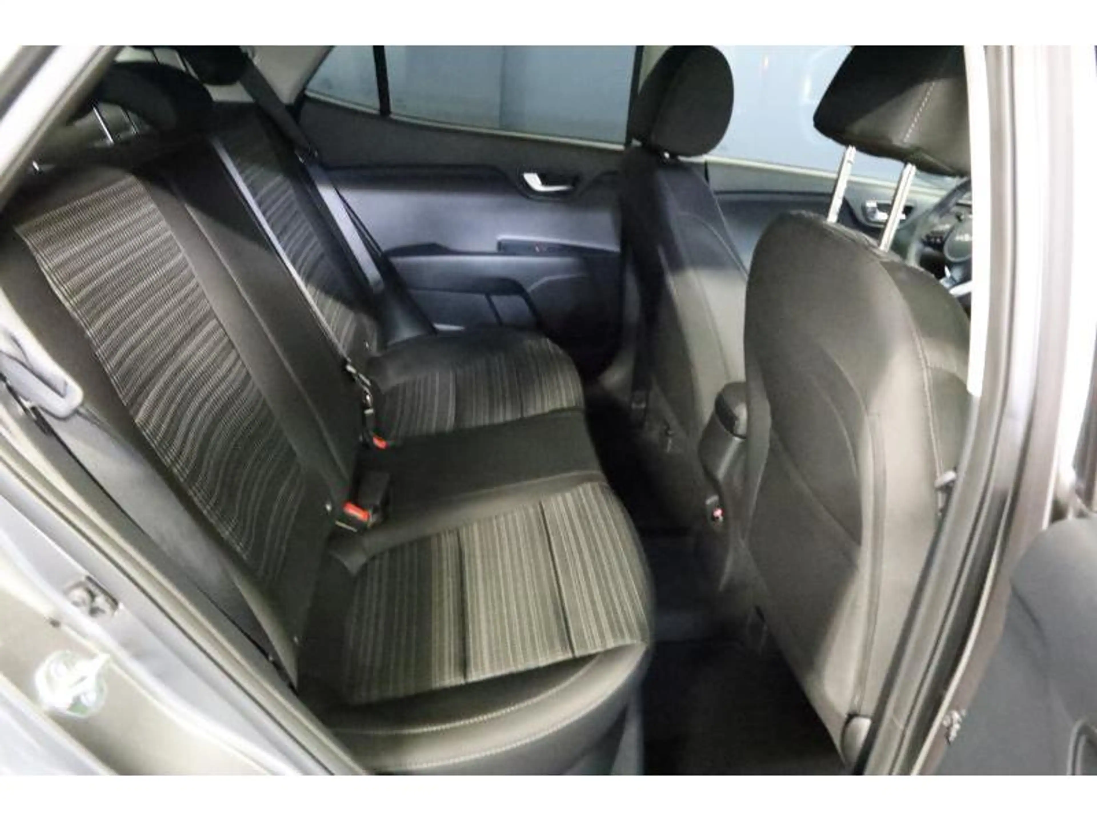 Kia Stonic MY25 — photo 11