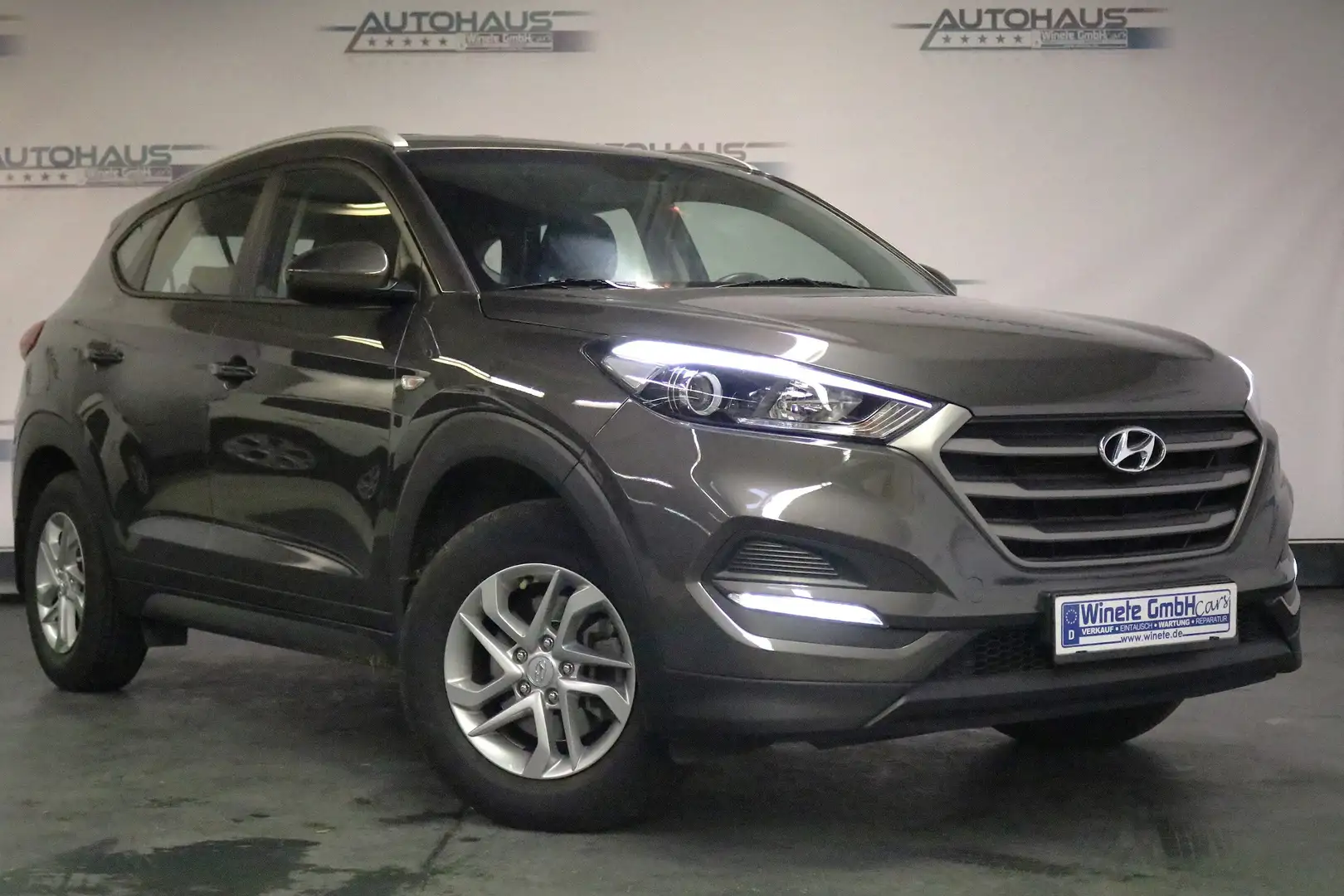 Hyundai TUCSON 2WD*2HAND*SHZ*PDC*LKHZ*LED*u.v.m Grau - 1