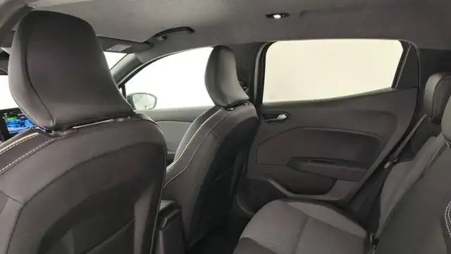 Renault Clio view 6