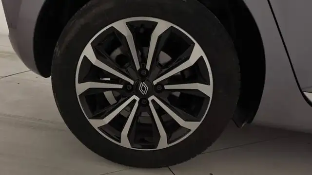 Renault Clio view 9