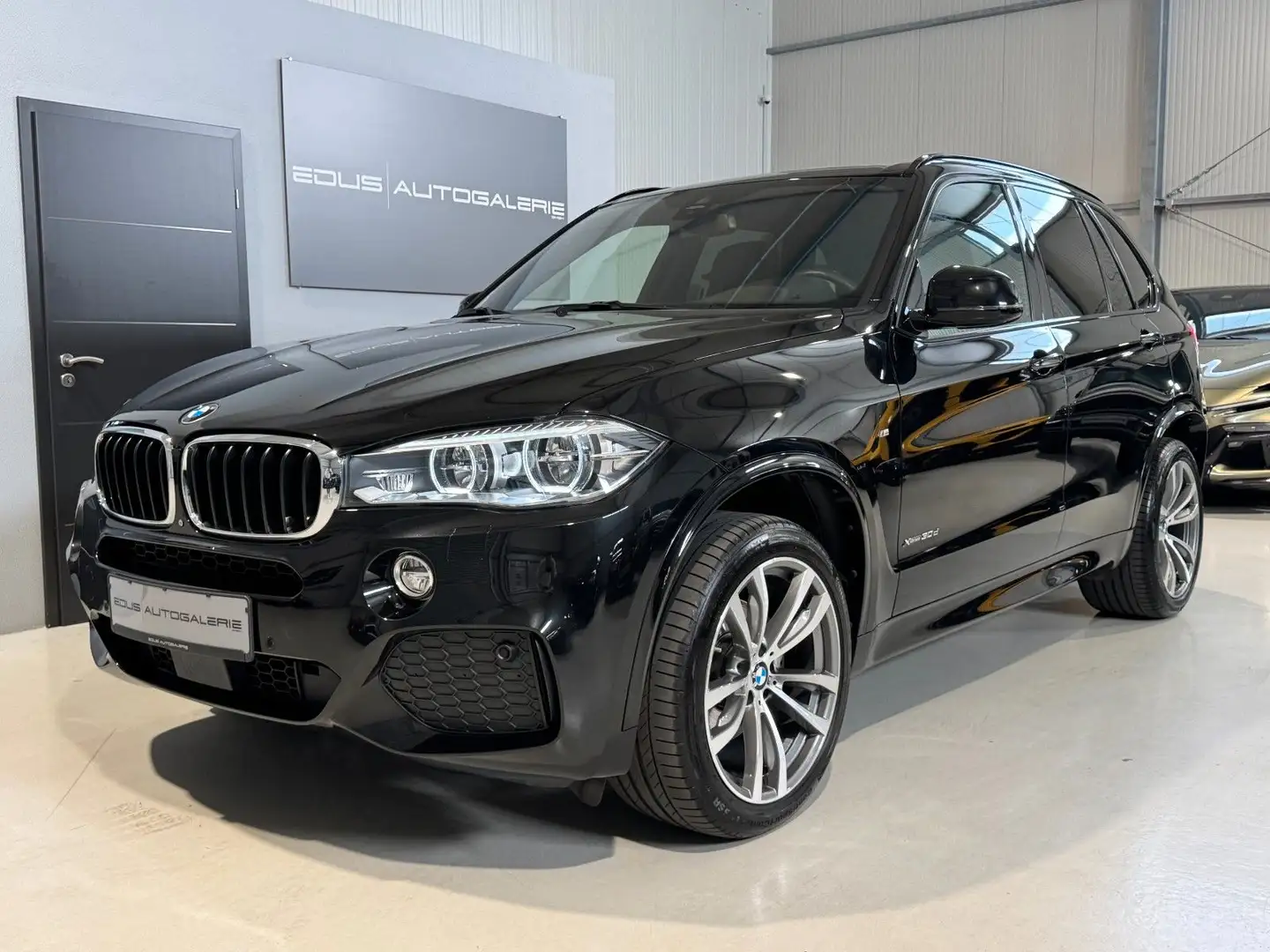BMW X5 xDrive 30d M Sport Pano LED Head-Up RFK ACC Zwart - 1
